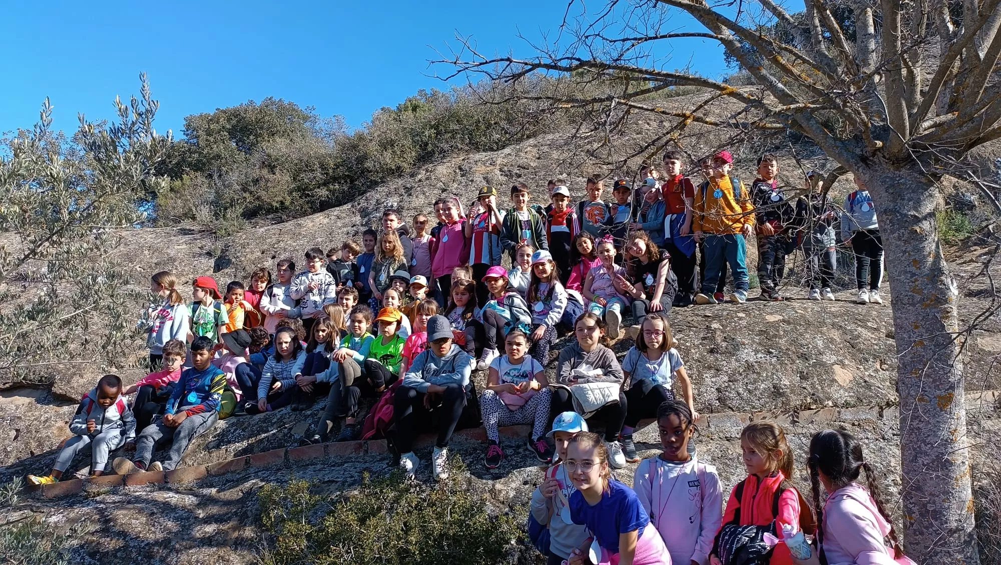 Escolares del CRA El Trébol en aljibes en San Esteban de Litera Escolares del CRA El Trébol en aljibes en San Esteban de Litera