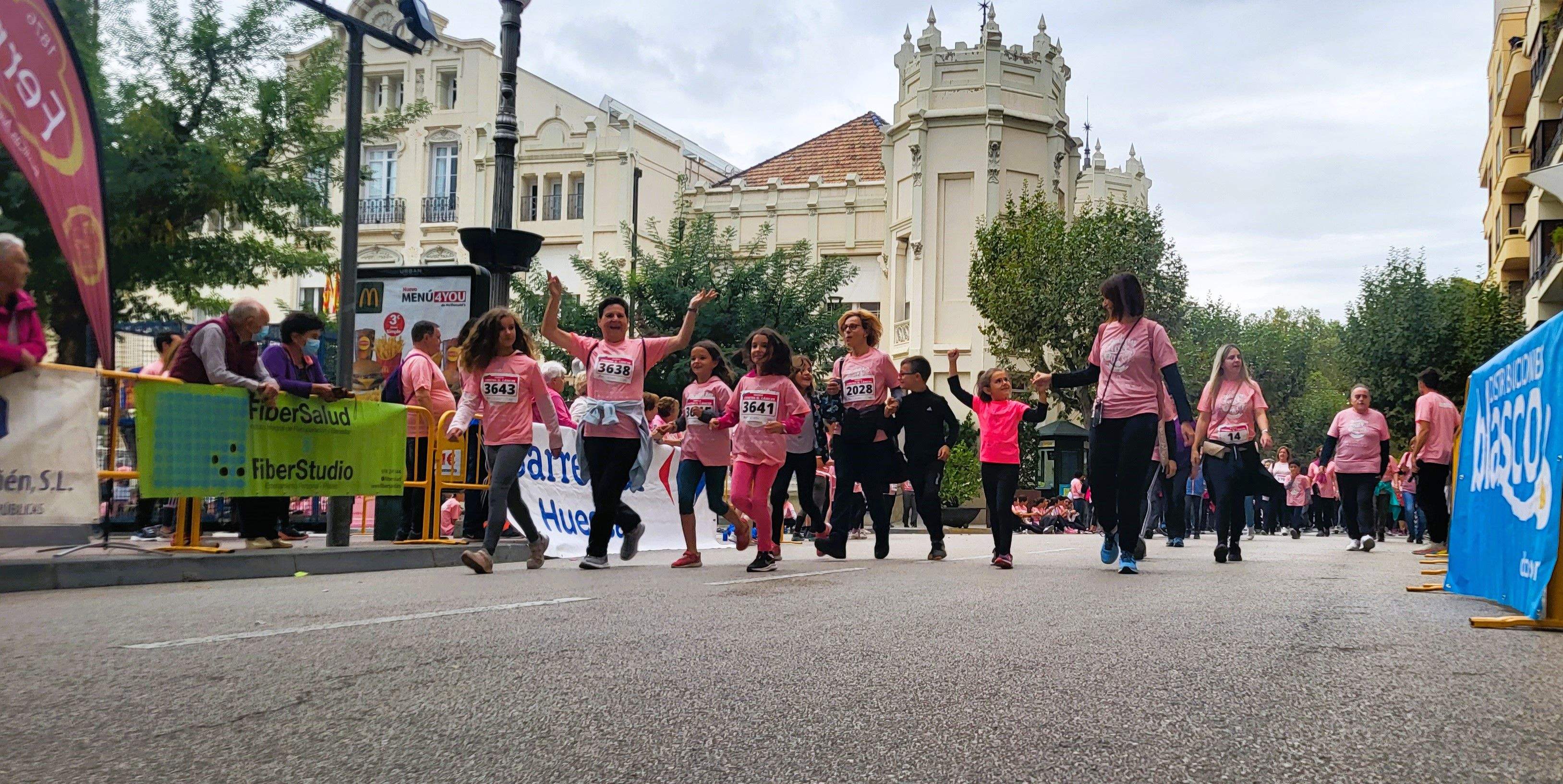 Carrera Huesca contra el cáncer 2022. Foto Myriam Martínez 