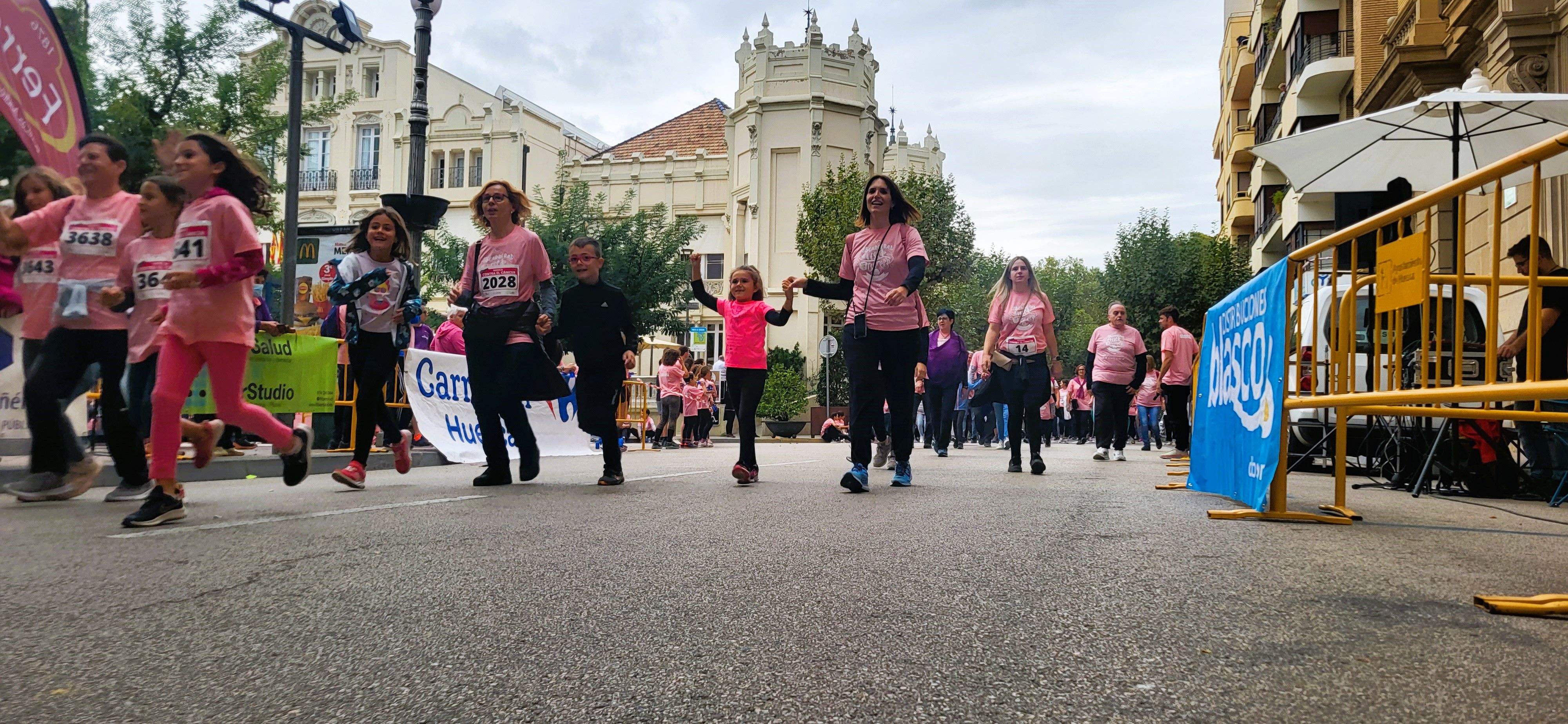 Carrera Huesca contra el cáncer 2022. Foto Myriam Martínez 