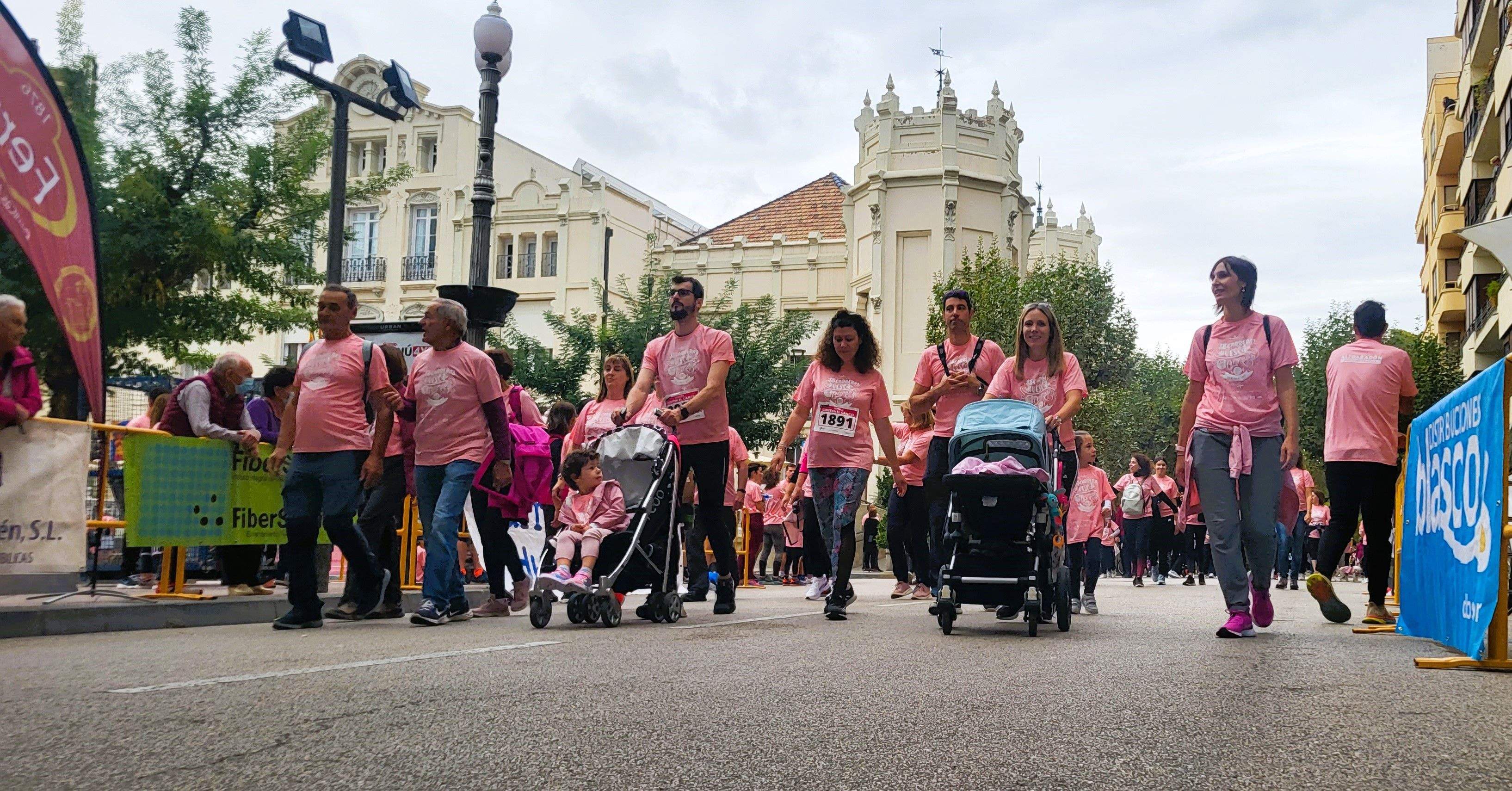 Carrera Huesca contra el cáncer 2022. Foto Myriam Martínez 