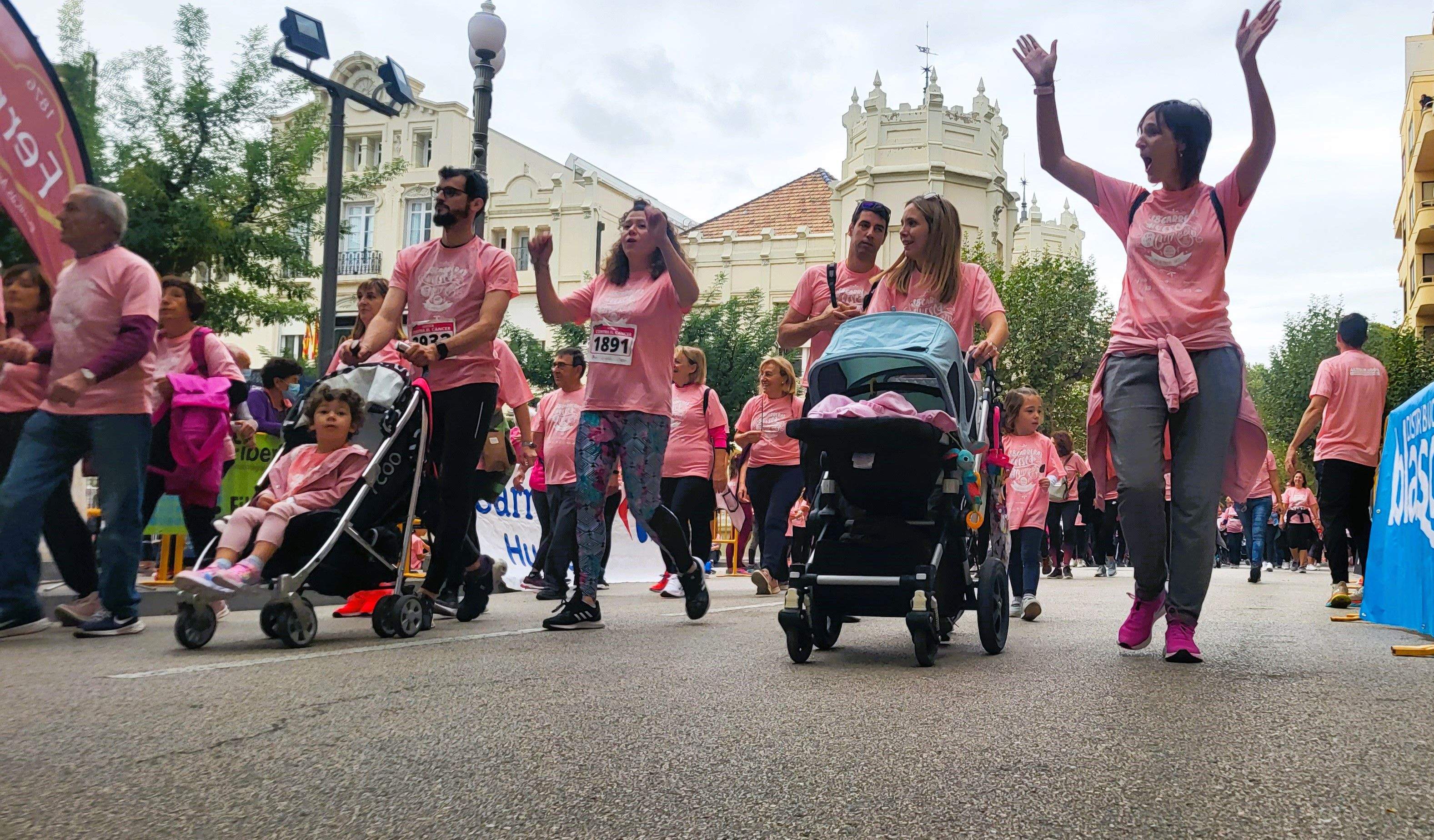 Carrera Huesca contra el cáncer 2022. Foto Myriam Martínez 