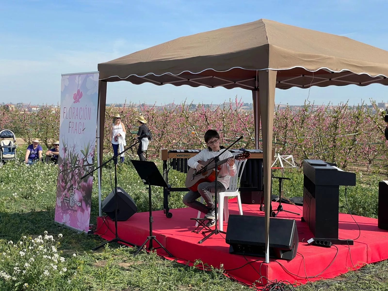 Música entre las Flores y Ruta de la Floración en Fraga