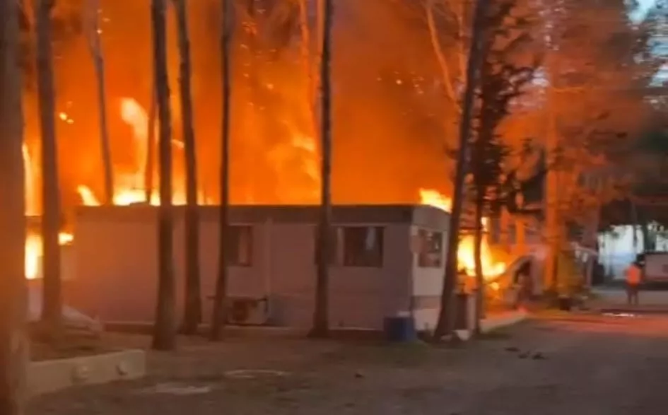 Incendio declarado en el camping de El Temple.
