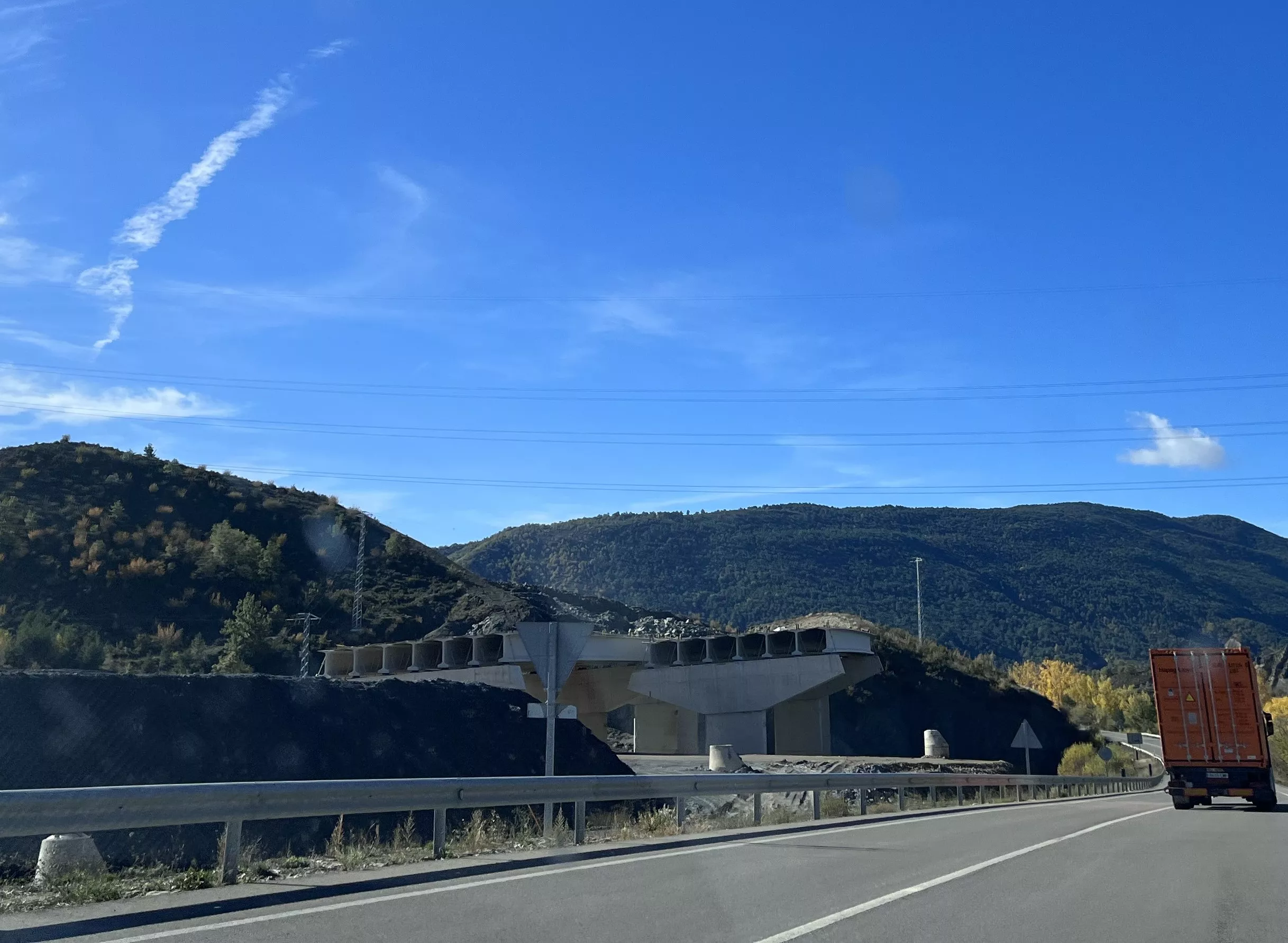 Obras de la autovía en el tramo de la A-23 entre Lanave-Sabiñánigo.