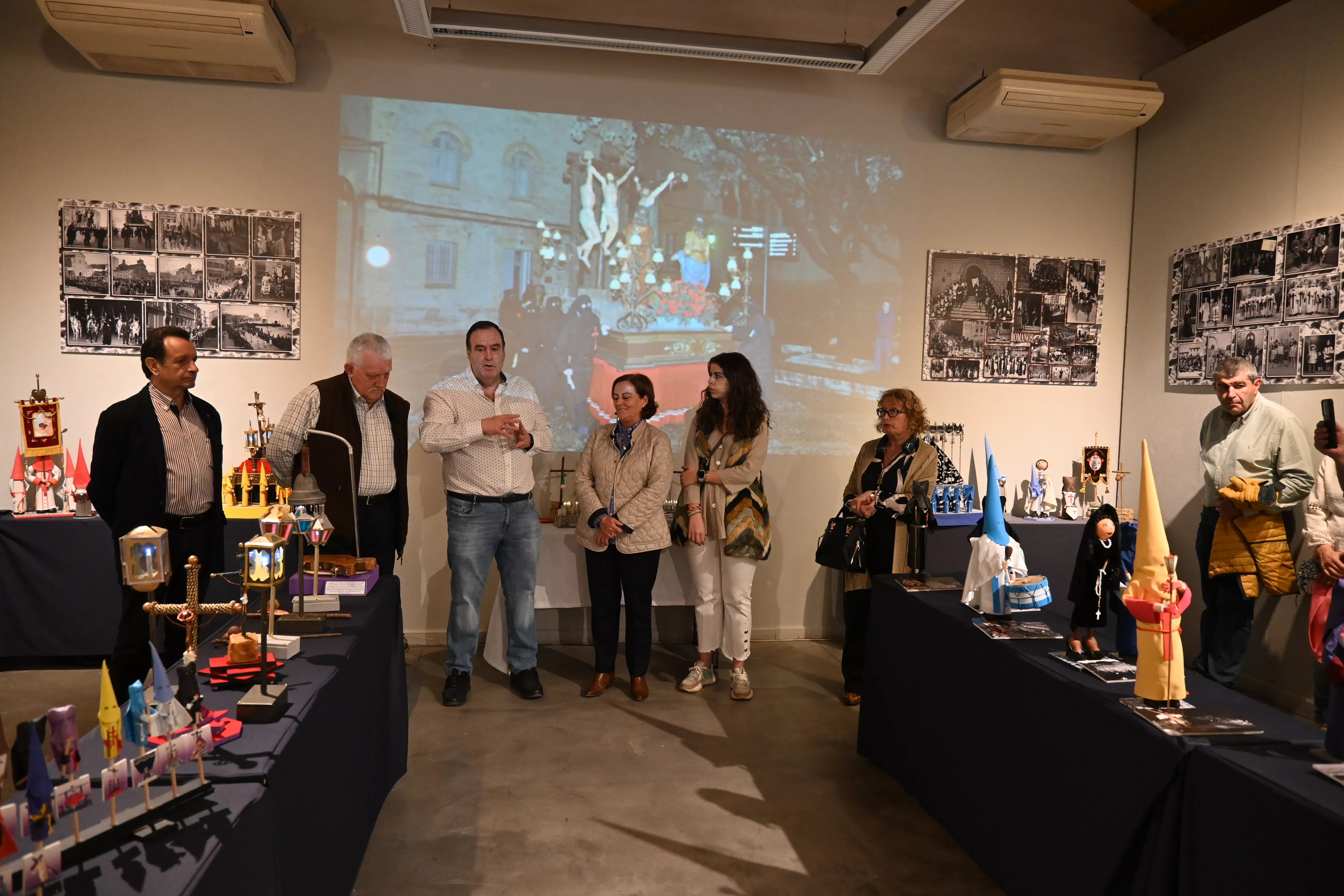 Exposición 'Mi pequeña Semana Santa' de Carlos Jalle.