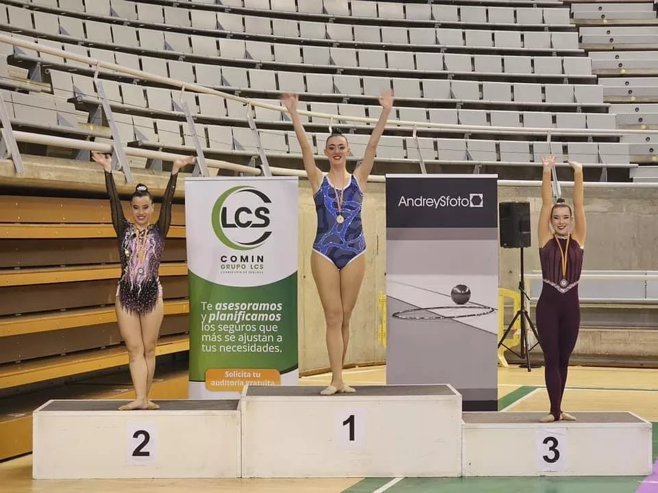 Claudia Casas, Juvenil Base, Club 90, oro