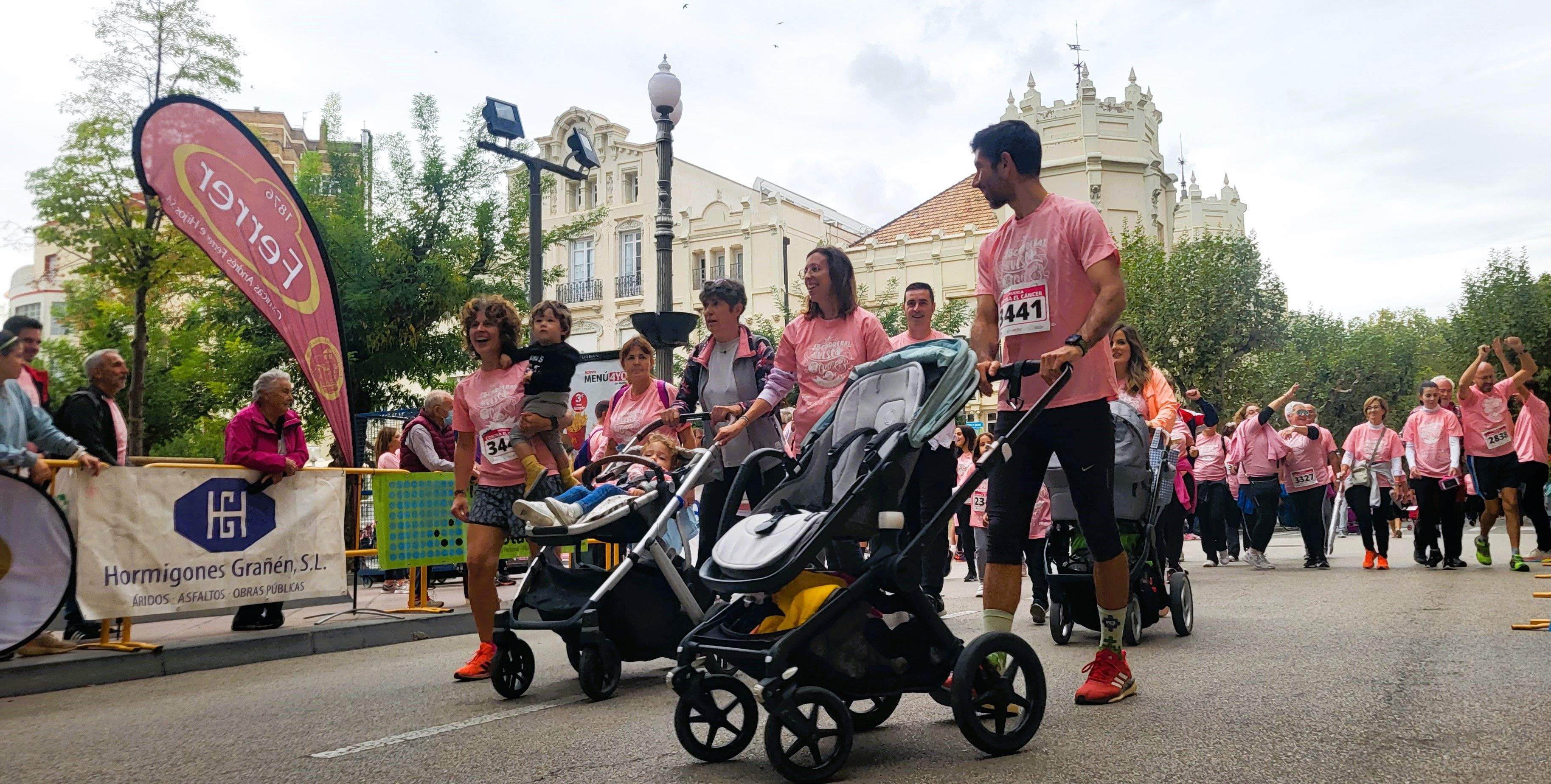 Carrera Huesca contra el cáncer 2022. Foto Myriam Martínez 