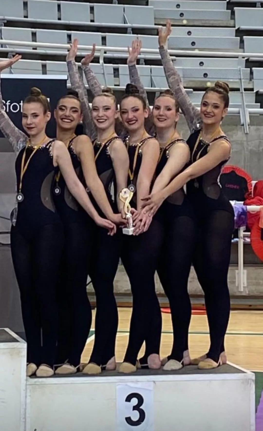 Rocío de la Llana, con el Miralbueno, bronce