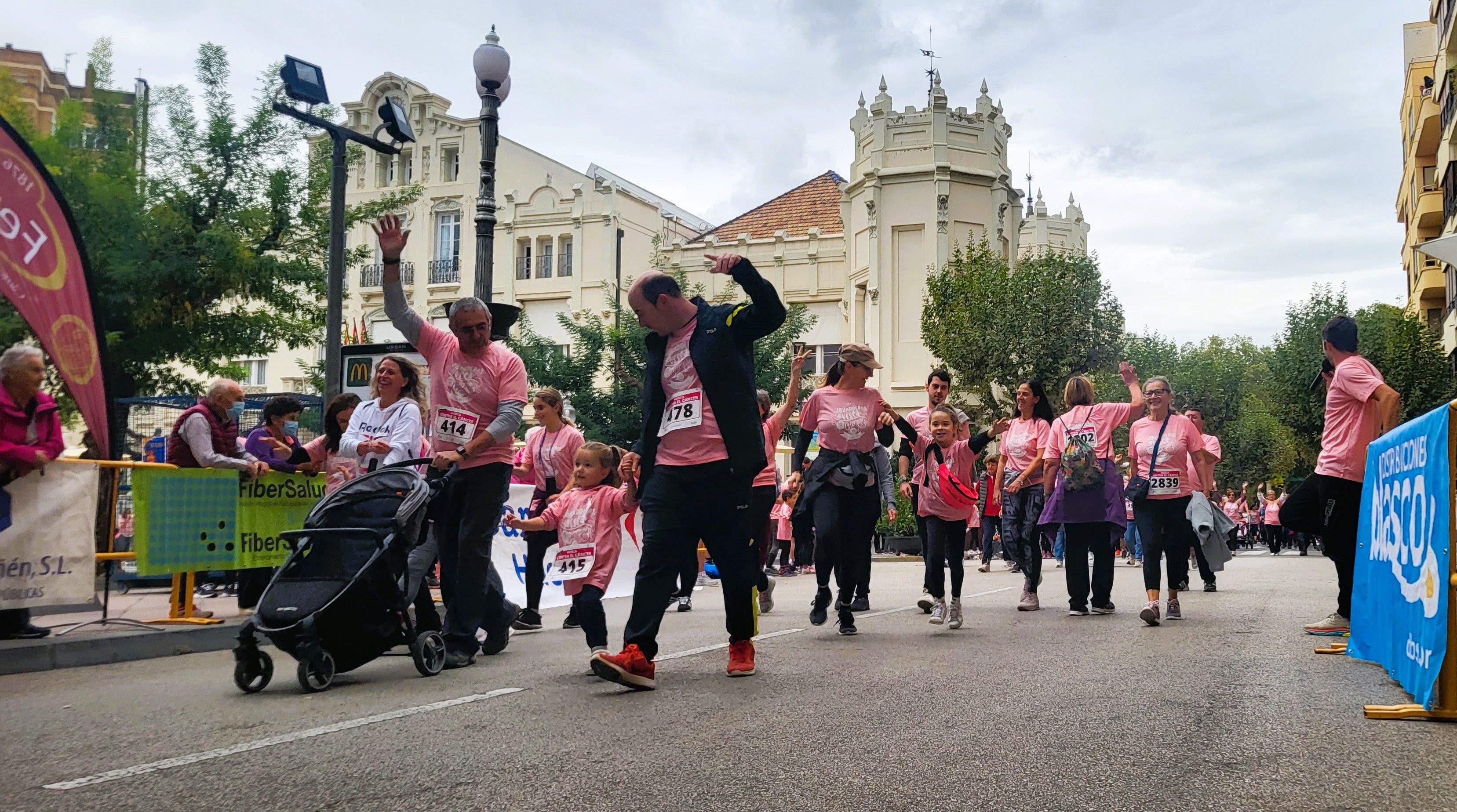 Carrera Huesca contra el cáncer 2022. Foto Myriam Martínez 