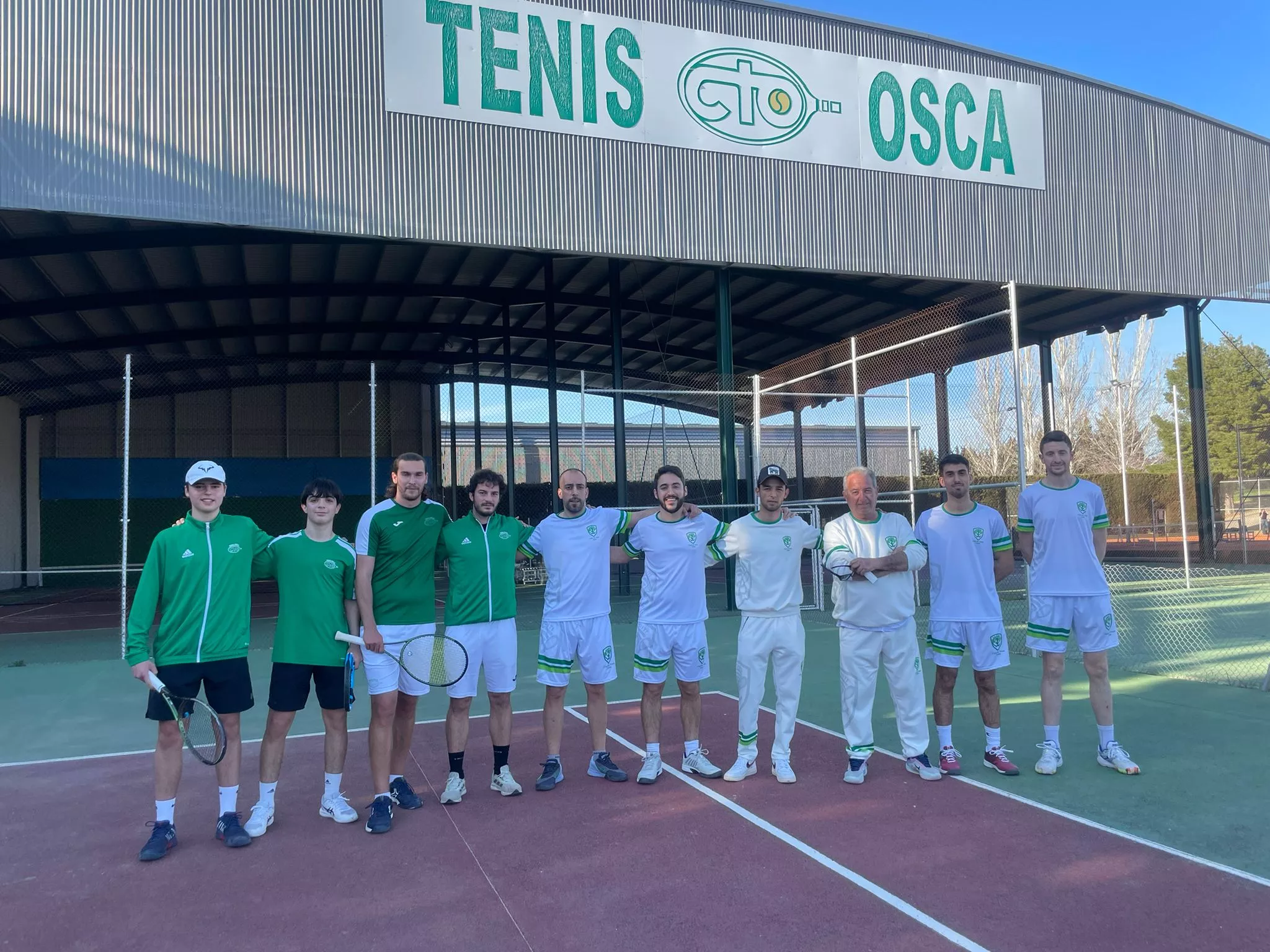 Tenis Osca accede a la semis del Regional absoluto