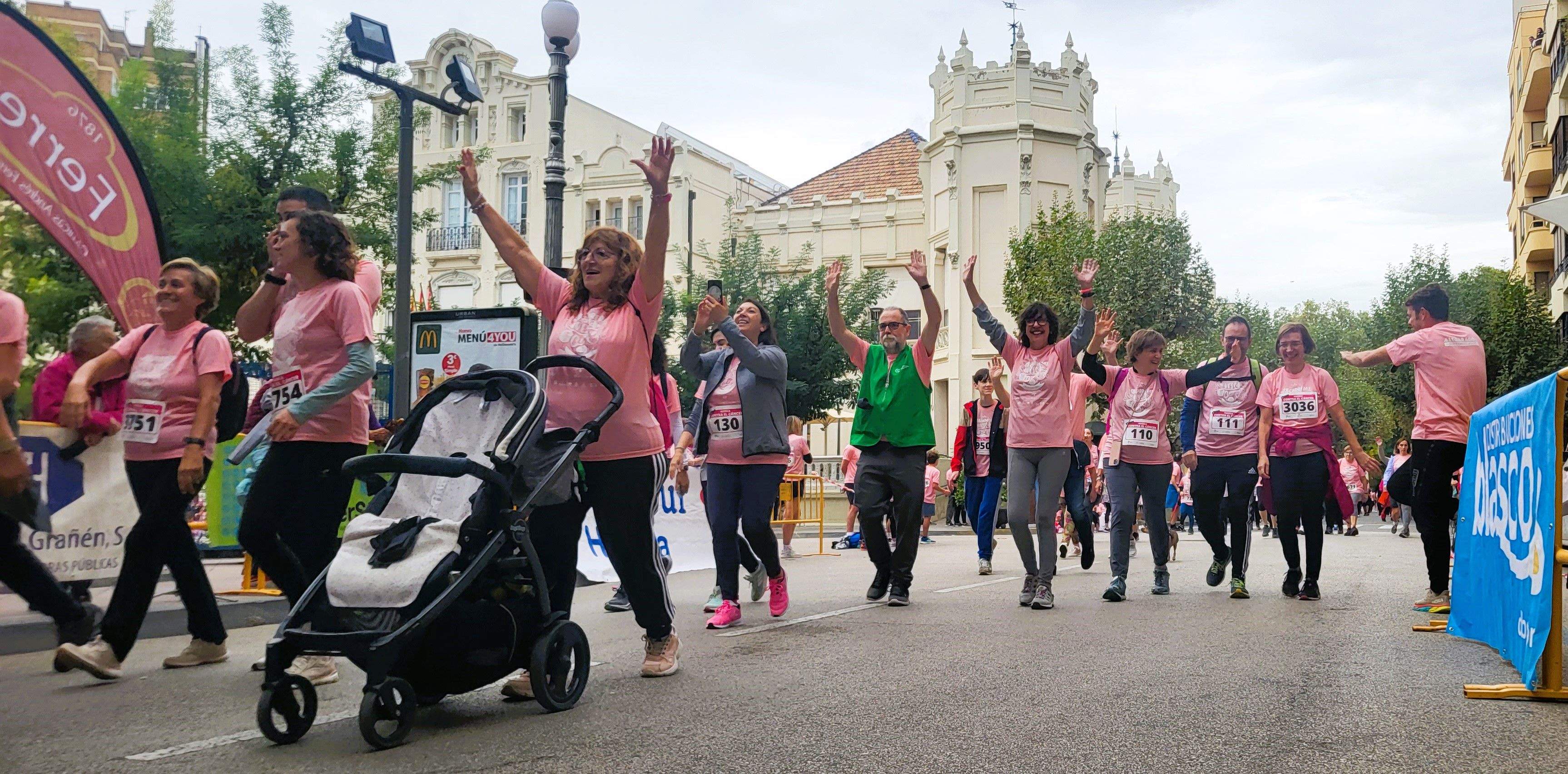 Carrera Huesca contra el cáncer 2022. Foto Myriam Martínez 