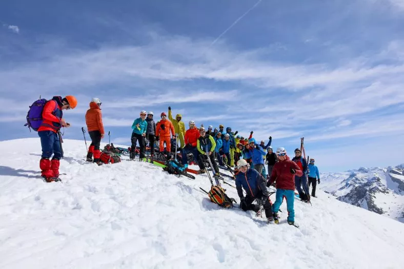Foto del grupo en la cumbre de Bisaurín. 
