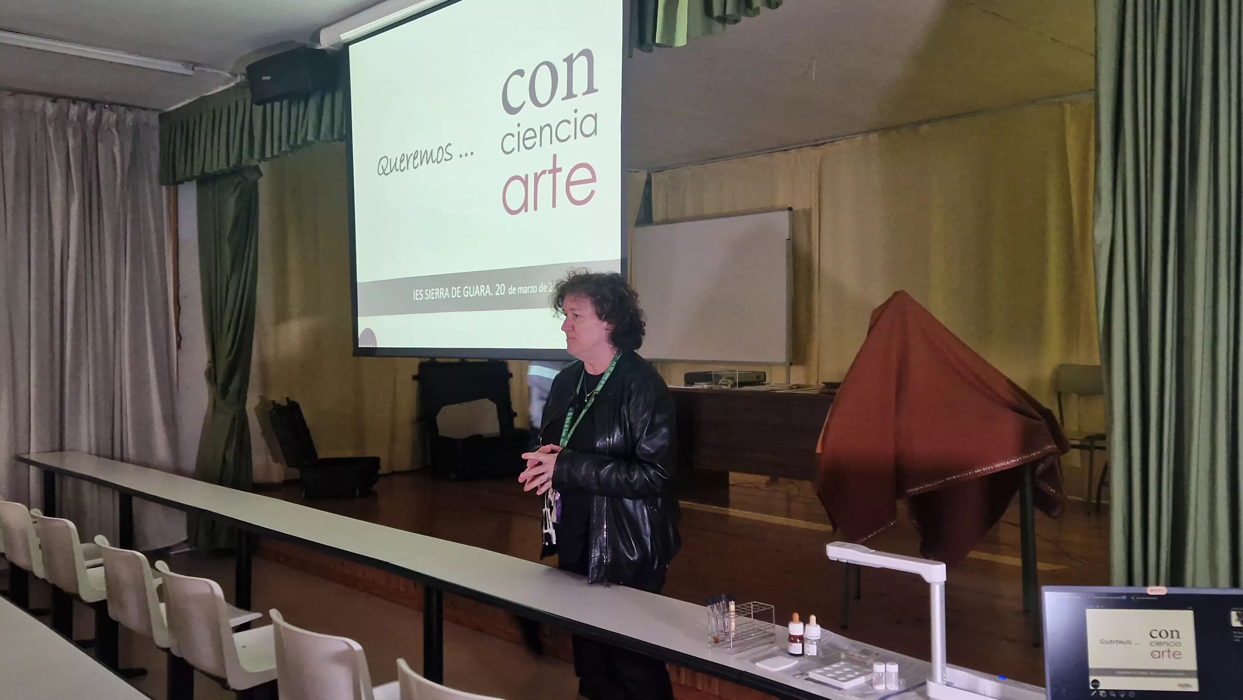  La Escyra se da a conocer en el IES Sierra de Guara. Foto Myriam Martínez