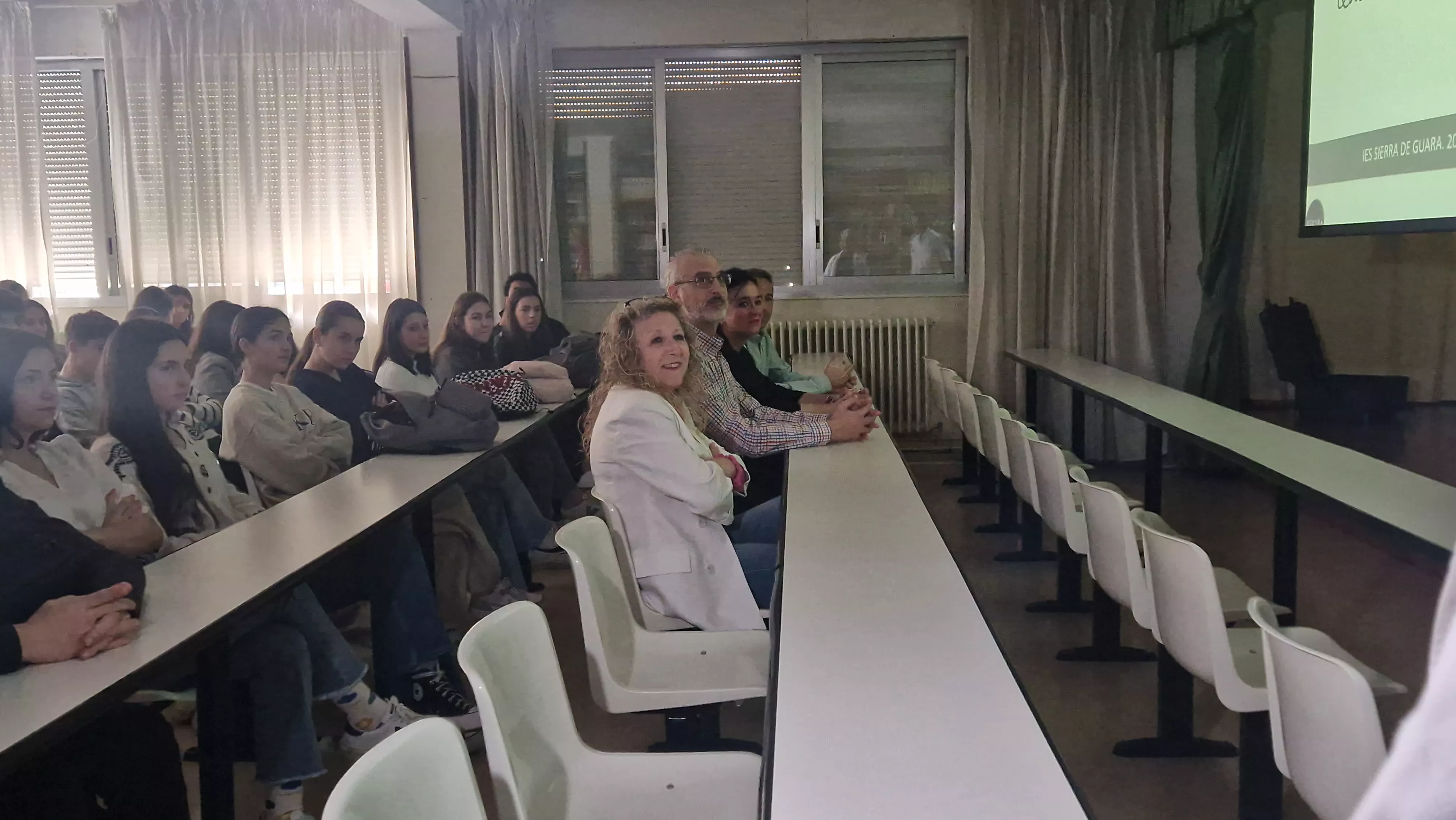  La Escyra se da a conocer en el IES Sierra de Guara. Foto Myriam Martínez