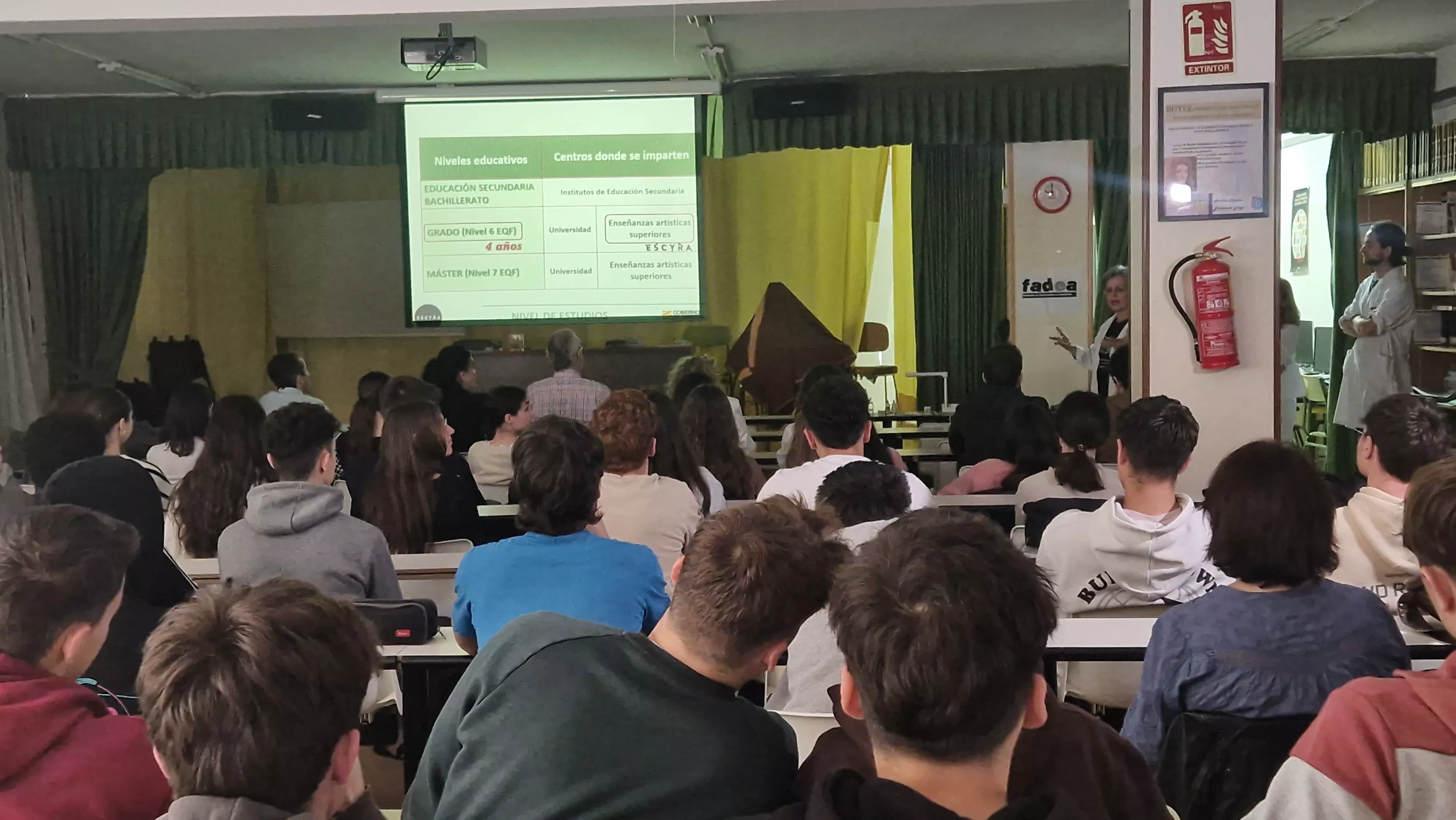  La Escyra se da a conocer en el IES Sierra de Guara. Foto Myriam Martínez