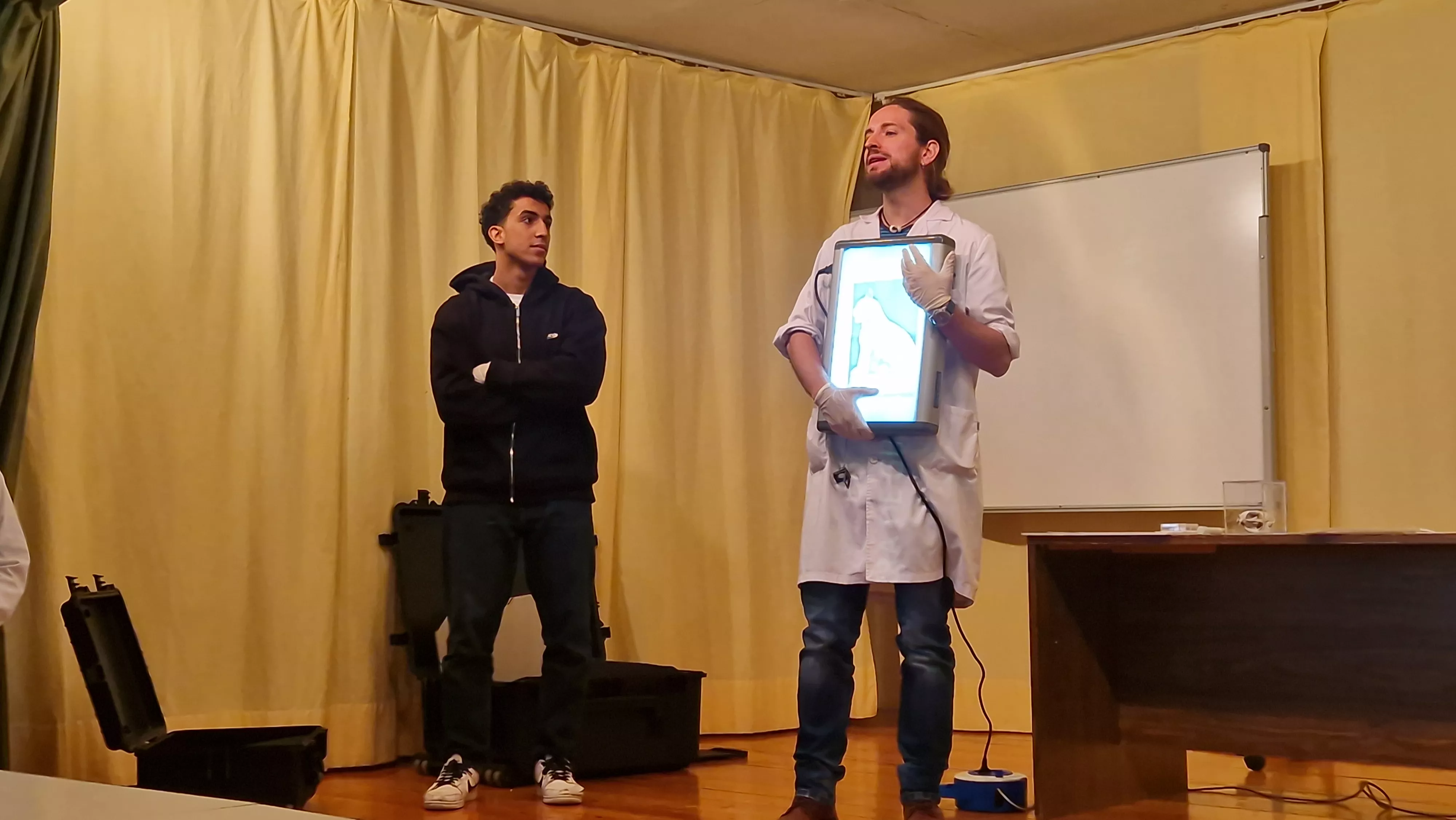  La Escyra se da a conocer en el IES Sierra de Guara. Foto Myriam Martínez