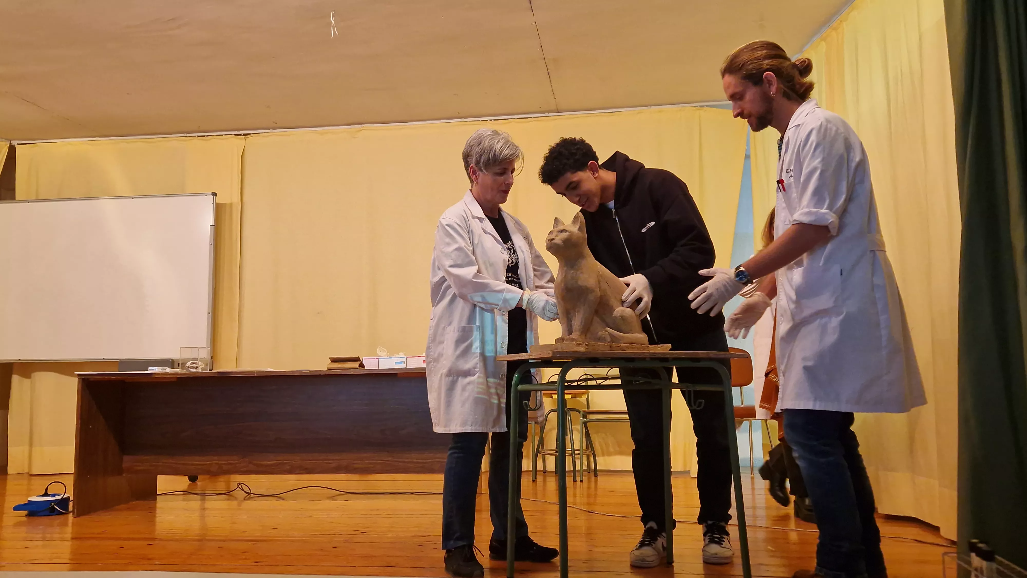  La Escyra se da a conocer en el IES Sierra de Guara. Foto Myriam Martínez