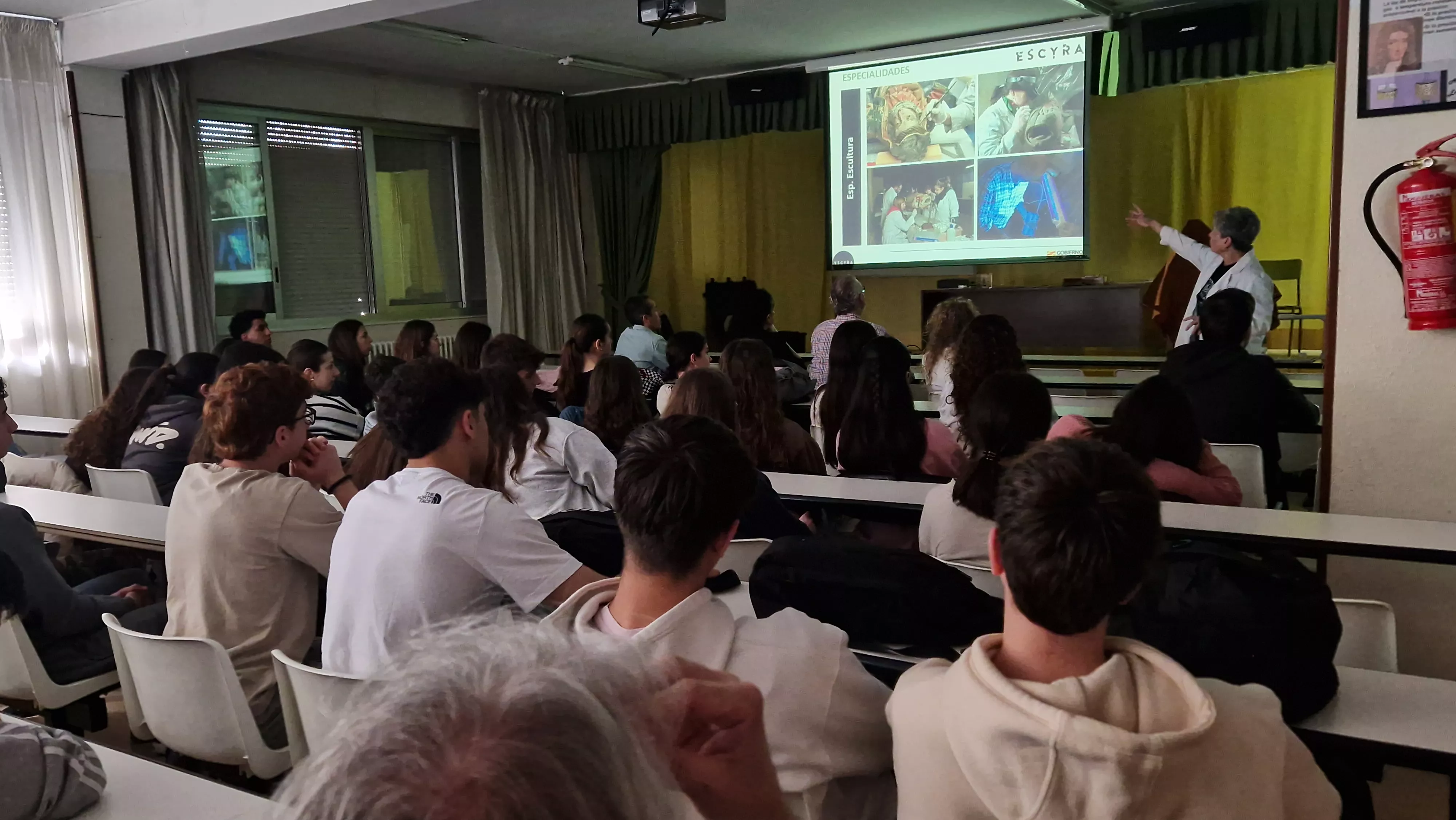  La Escyra se da a conocer en el IES Sierra de Guara. Foto Myriam Martínez