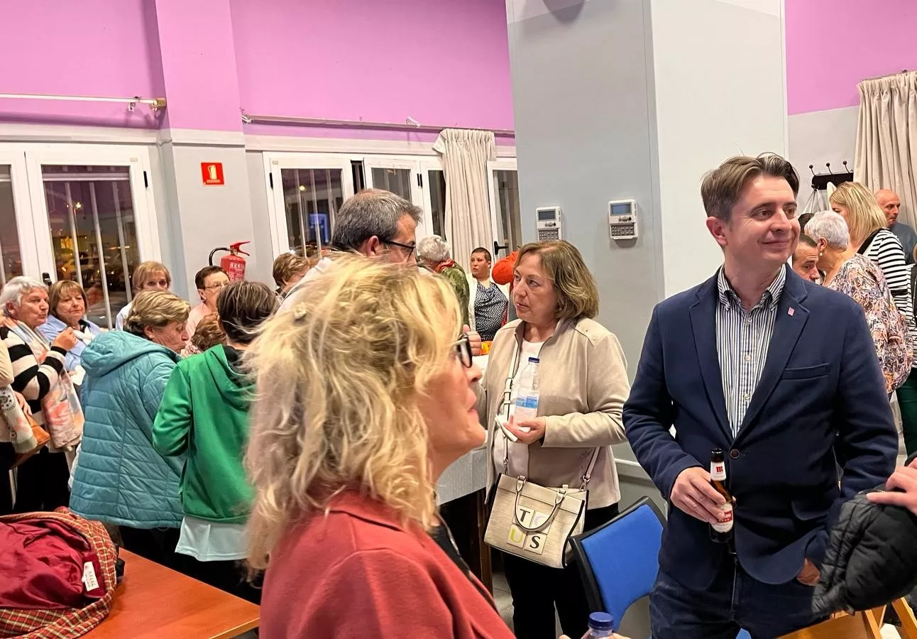 Presentación de las mairalesas 2024 del Barrio de La Encarnación. Foto Mercedes Manterola