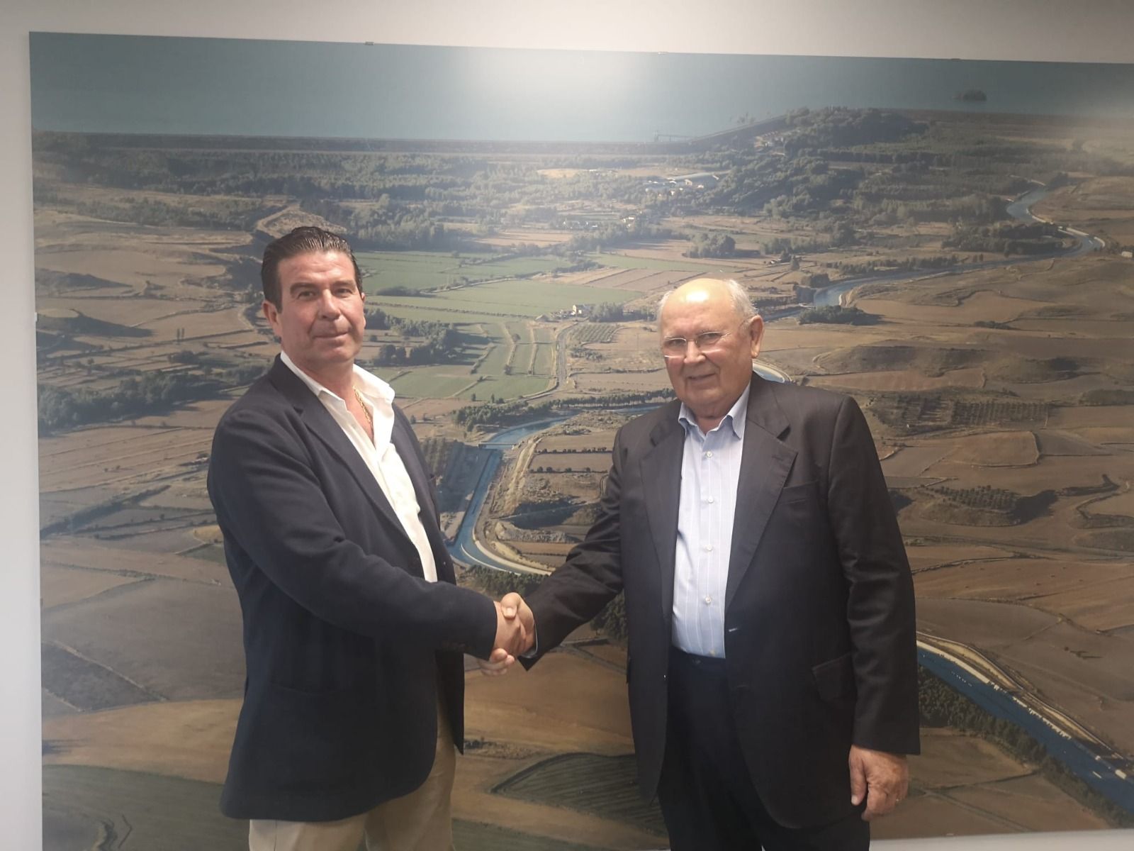 Pradas y Trillo escenifican el relevo en la presidencia de Riegos del Alto Aragón