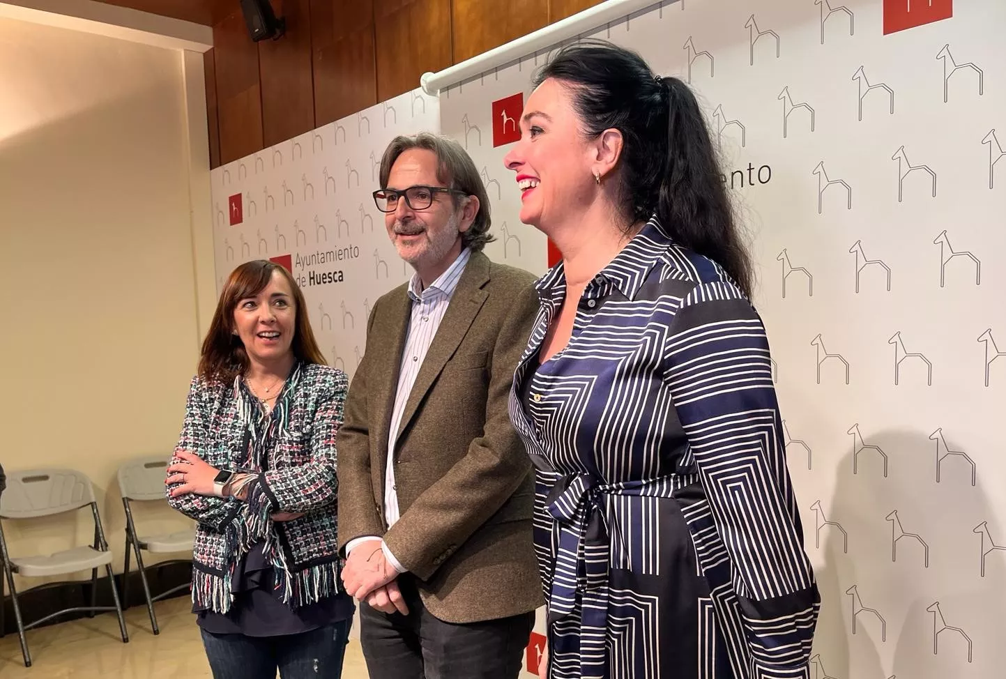 Gemma Allué, Iván Rodríguez y Lorena Orduna antes de informar sobre la reunión con la Peña Alegría Laurentina.