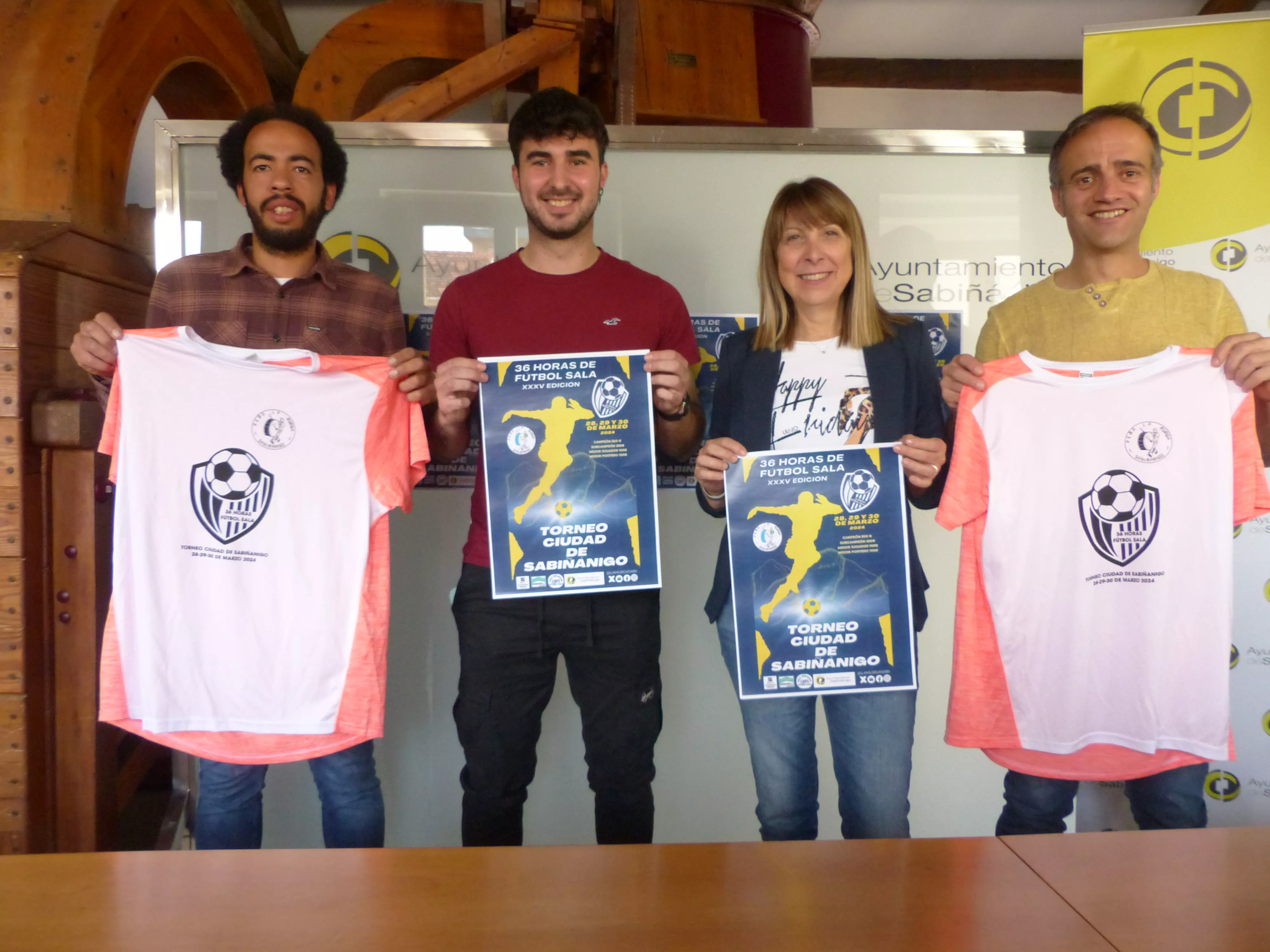 Imagen de la presentación de las 36 Horas de fútbol-sala de Sabiñánigo. Foto: Andrés Alcaraz/Noticias Cantera