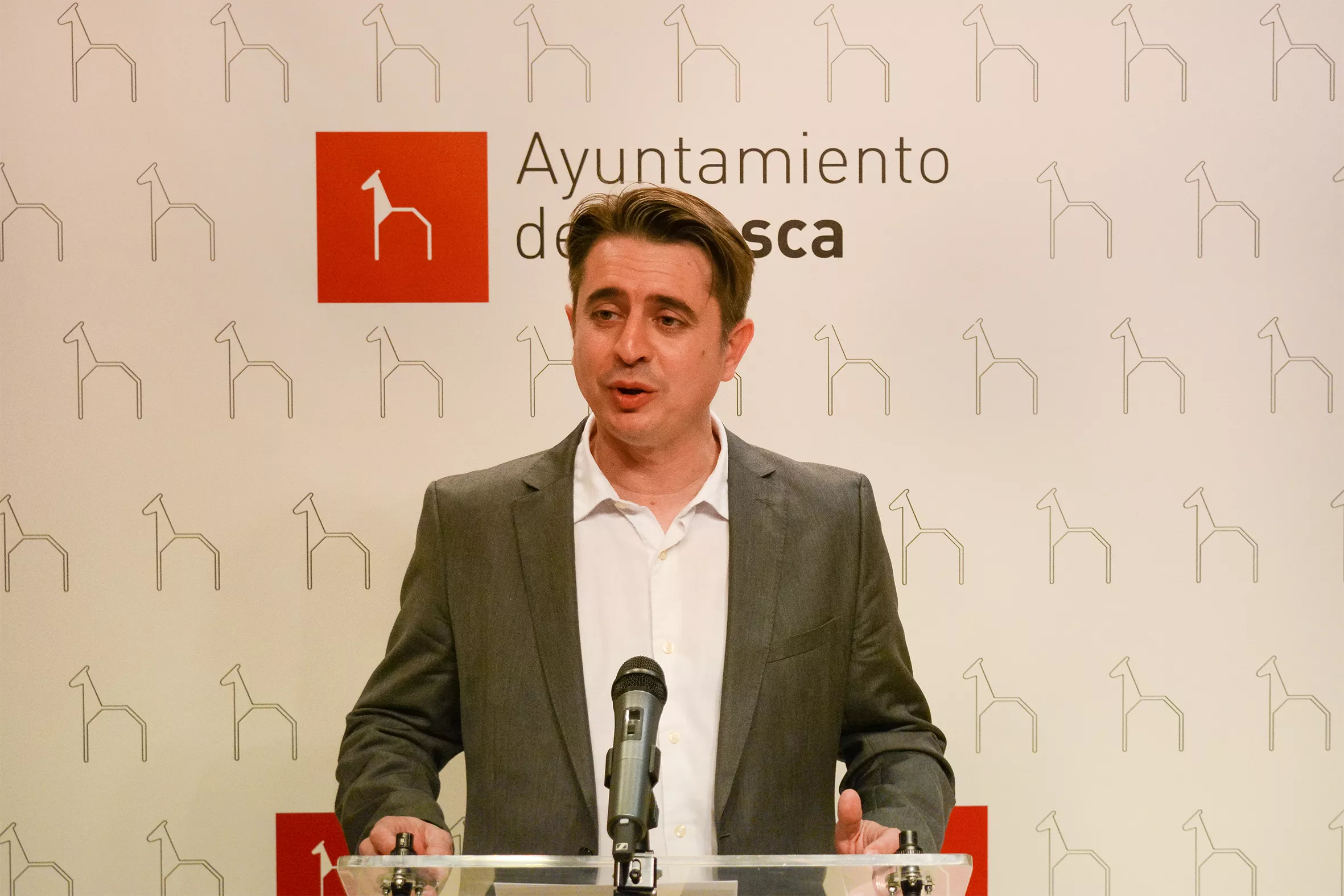 Fernando Sarasa, concejal socialista. El PSOE sostiene que retirar la valla publicitaria racista de VOX de Doctor Artero es una posibilidad recogida en la Ordenanza de Convivencia