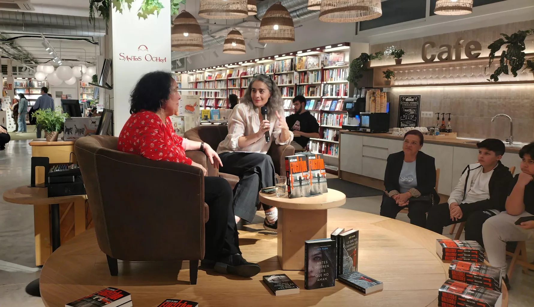 Inés Plana presenta su cuarta novela, Fugitiva, en Huesca.