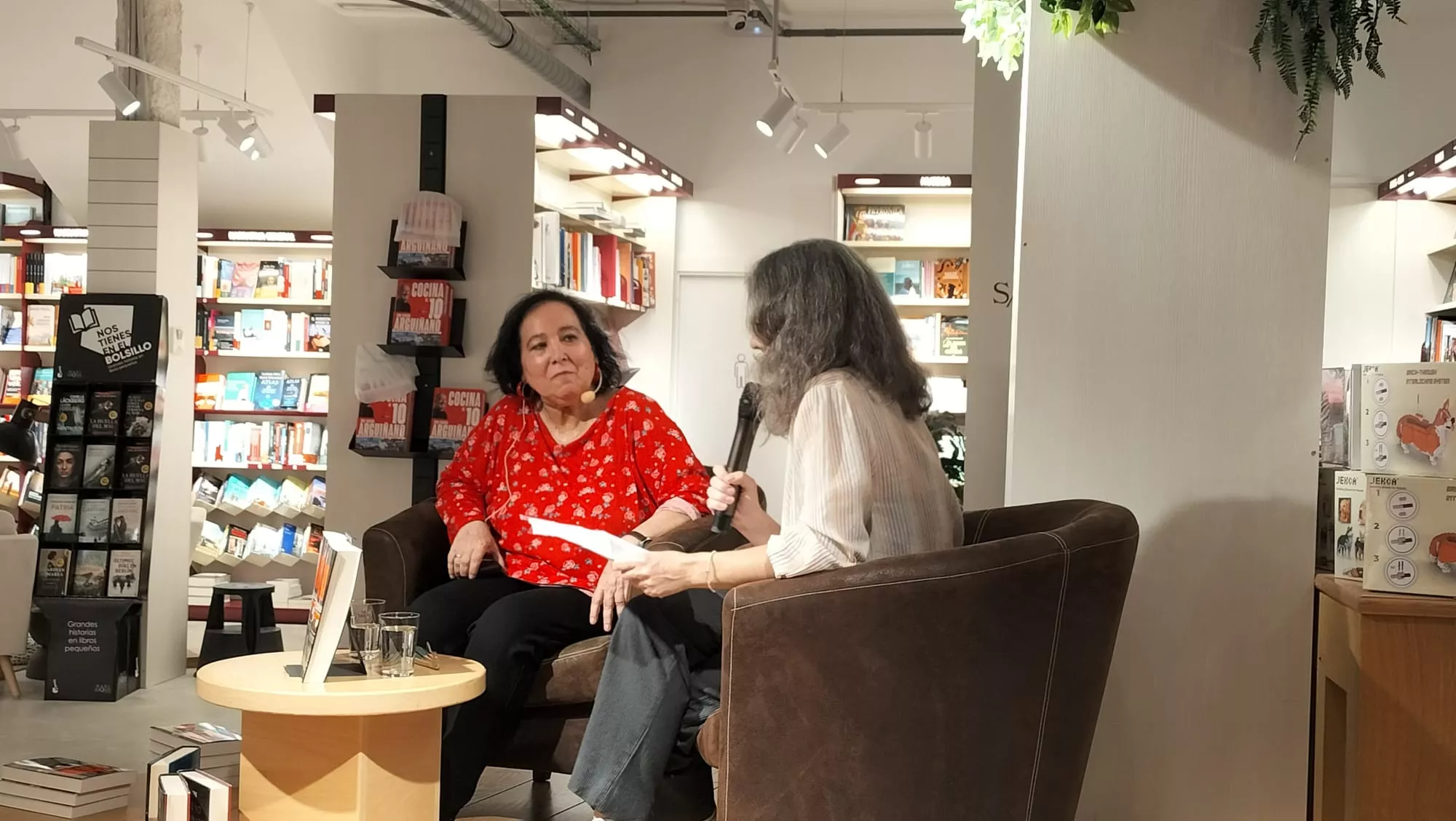 Inés Plana presenta su cuarta novela, Fugitiva, en Huesca.