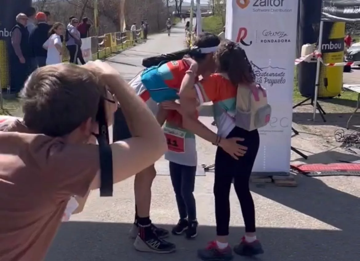 Jesús Bailo, primero de la 42k, entra en meta.