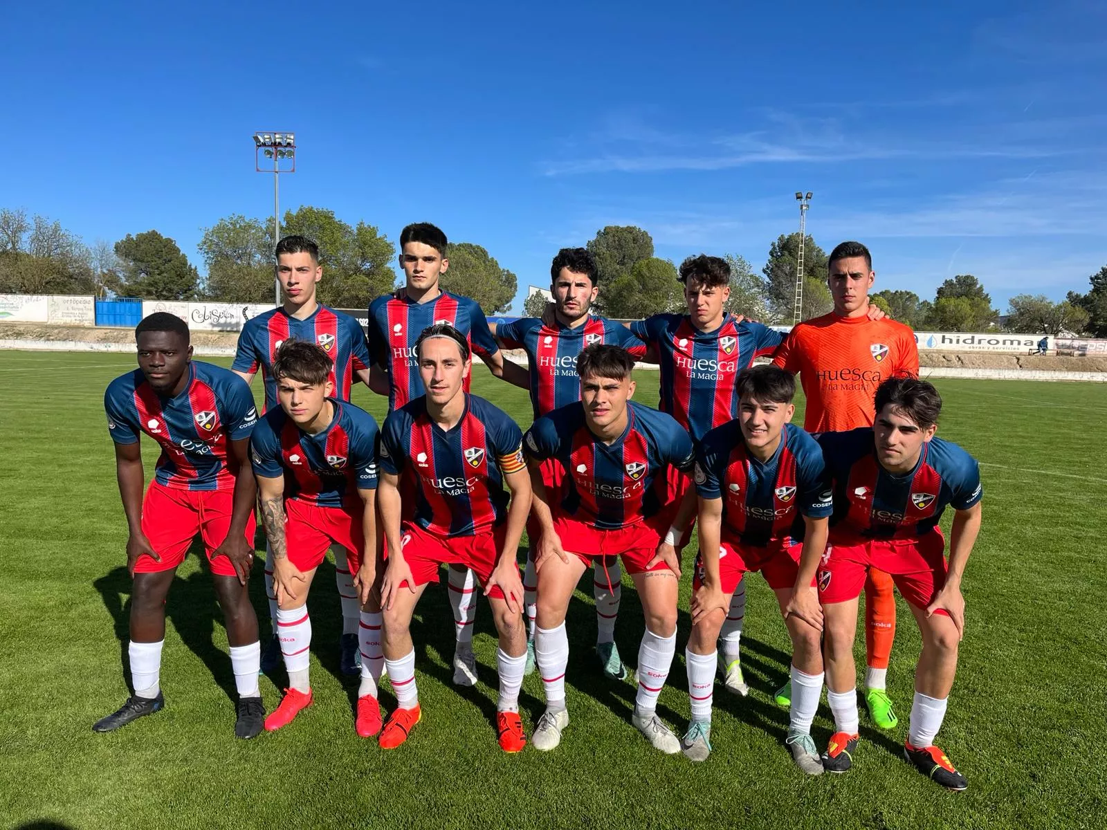 Once del Huesca B en Almudévar. Foto: Adrián Mora