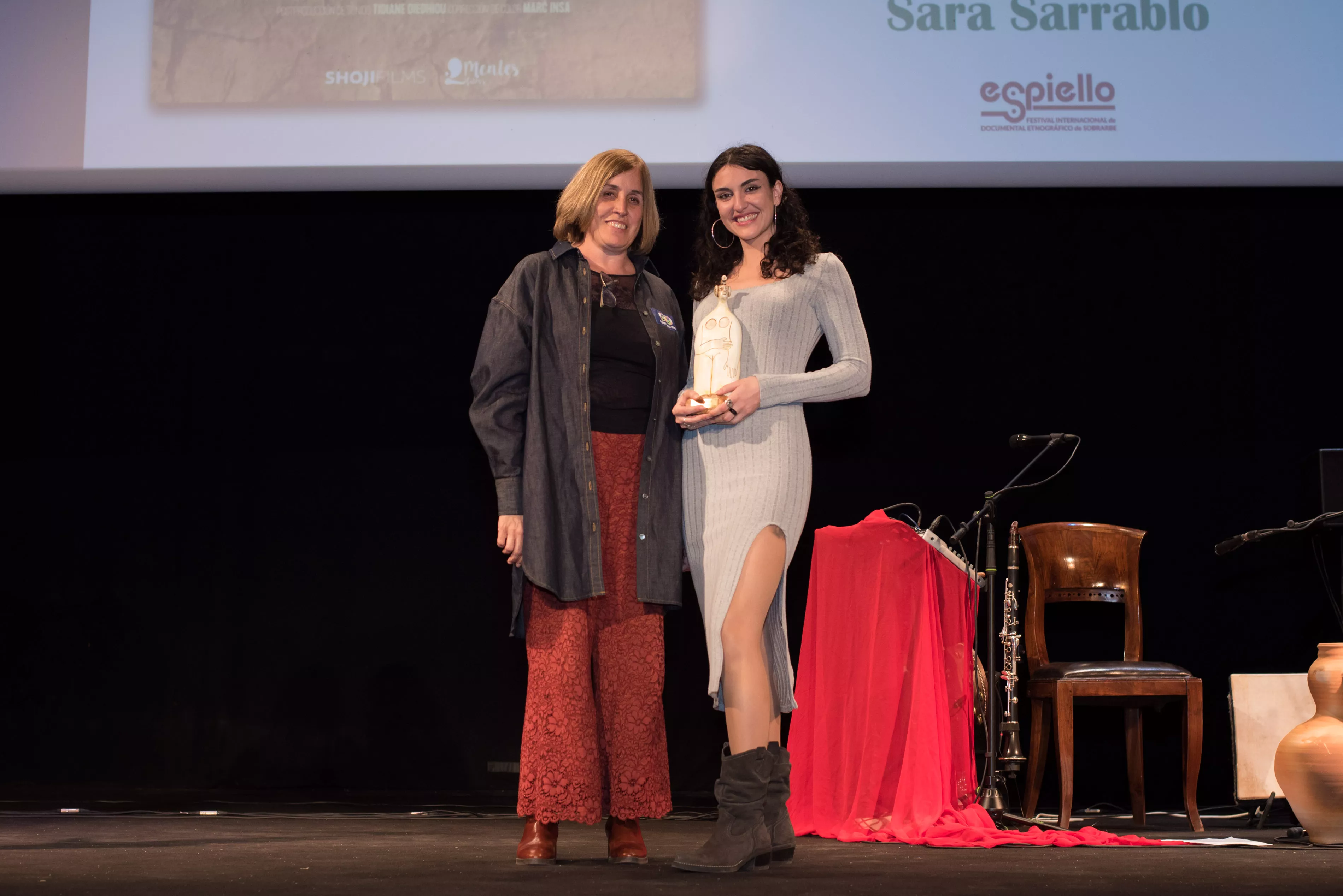 Entrega de premios de Espiello. El joven para Sara Sarrablo