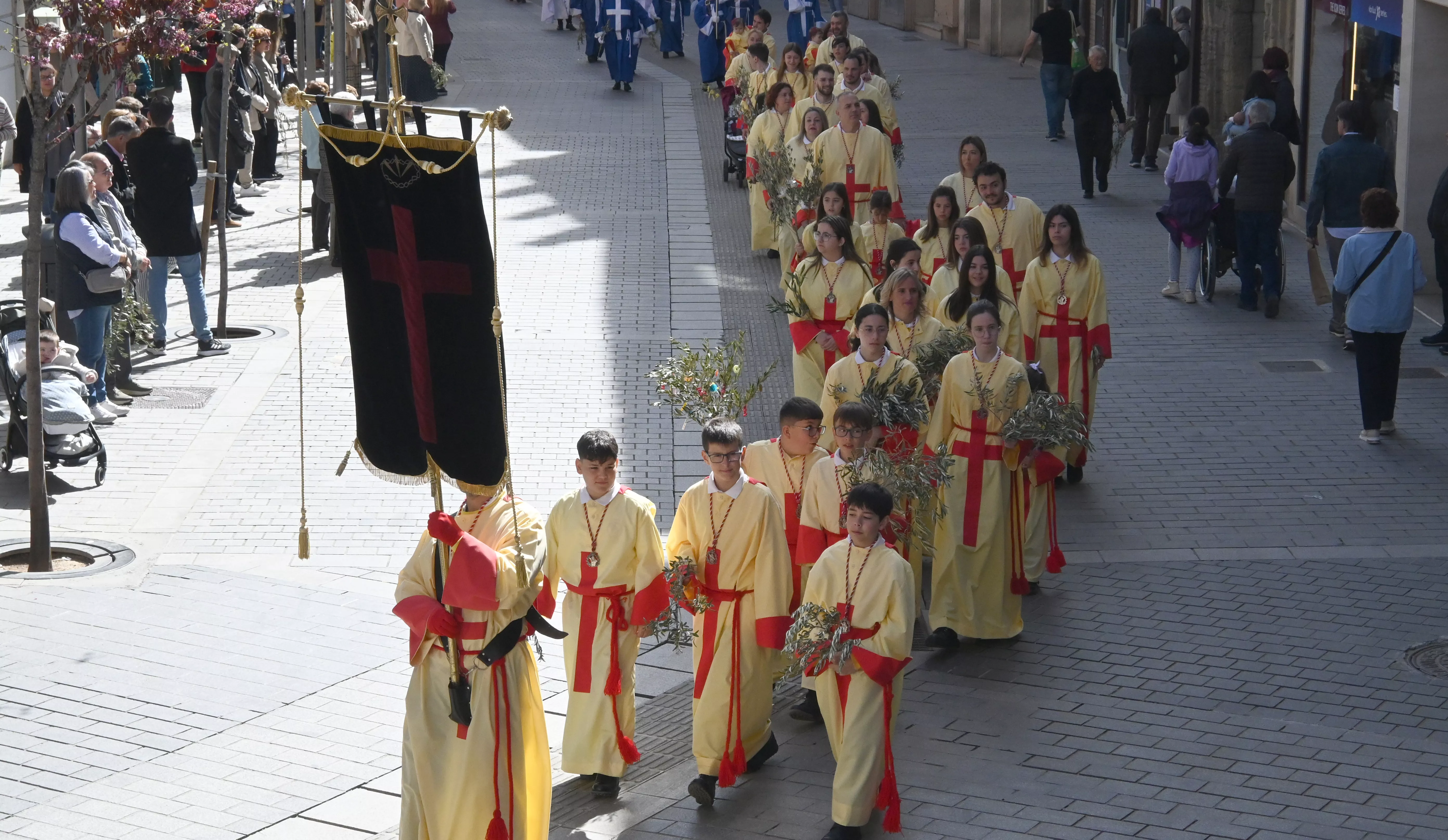 Domingo de Ramos en Huesca. Foto Carlos Jalle