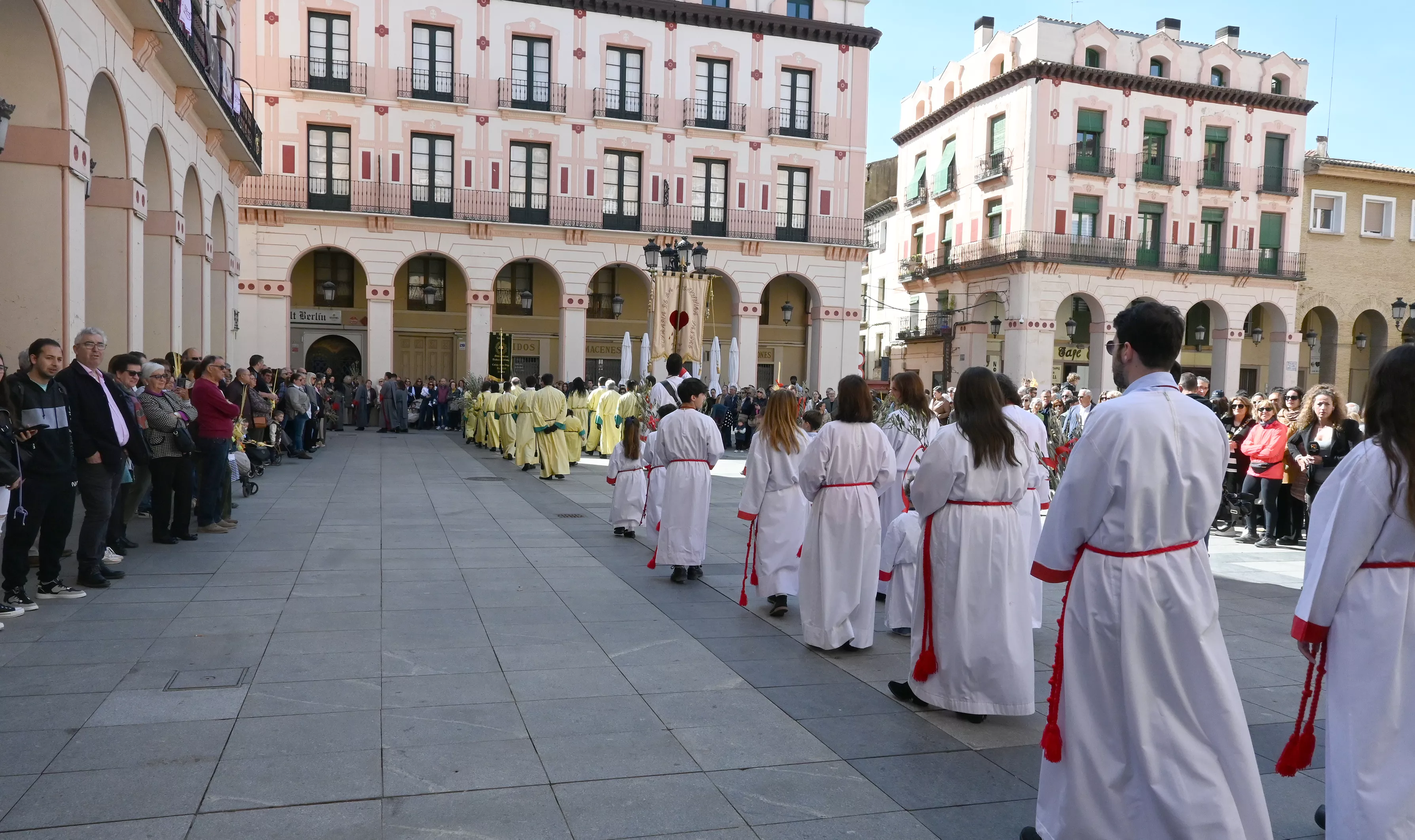 Domingo de Ramos en Huesca. Foto Carlos Jalle