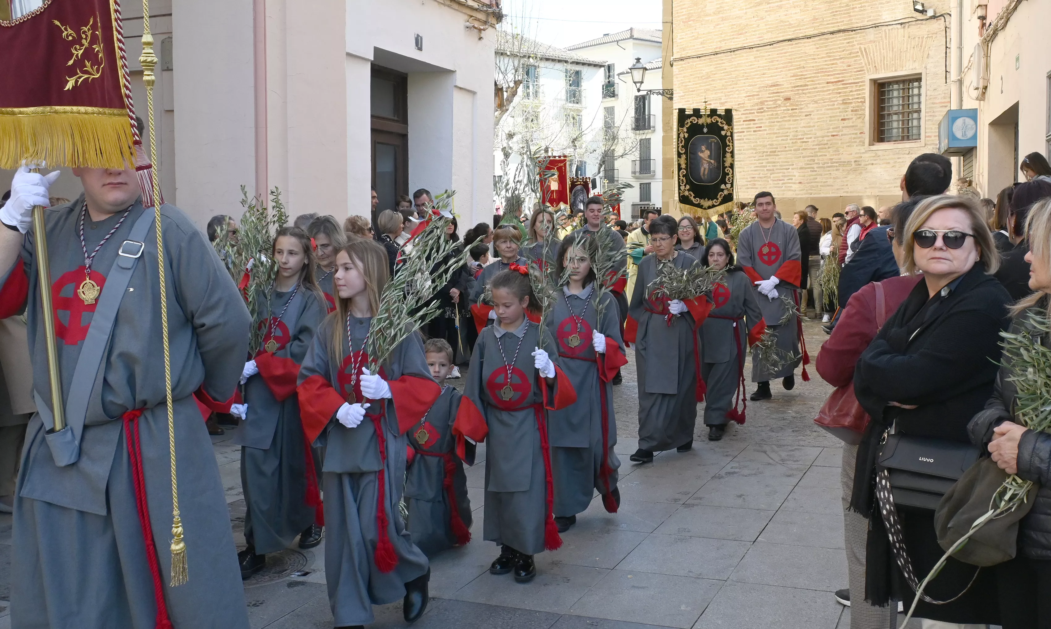 Domingo de Ramos en Huesca. Foto Carlos Jalle