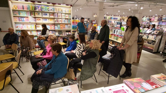 Público asistente a la charla de Carmen M. Iturbe. Público asistente a la charla de Carmen M. Iturbe.