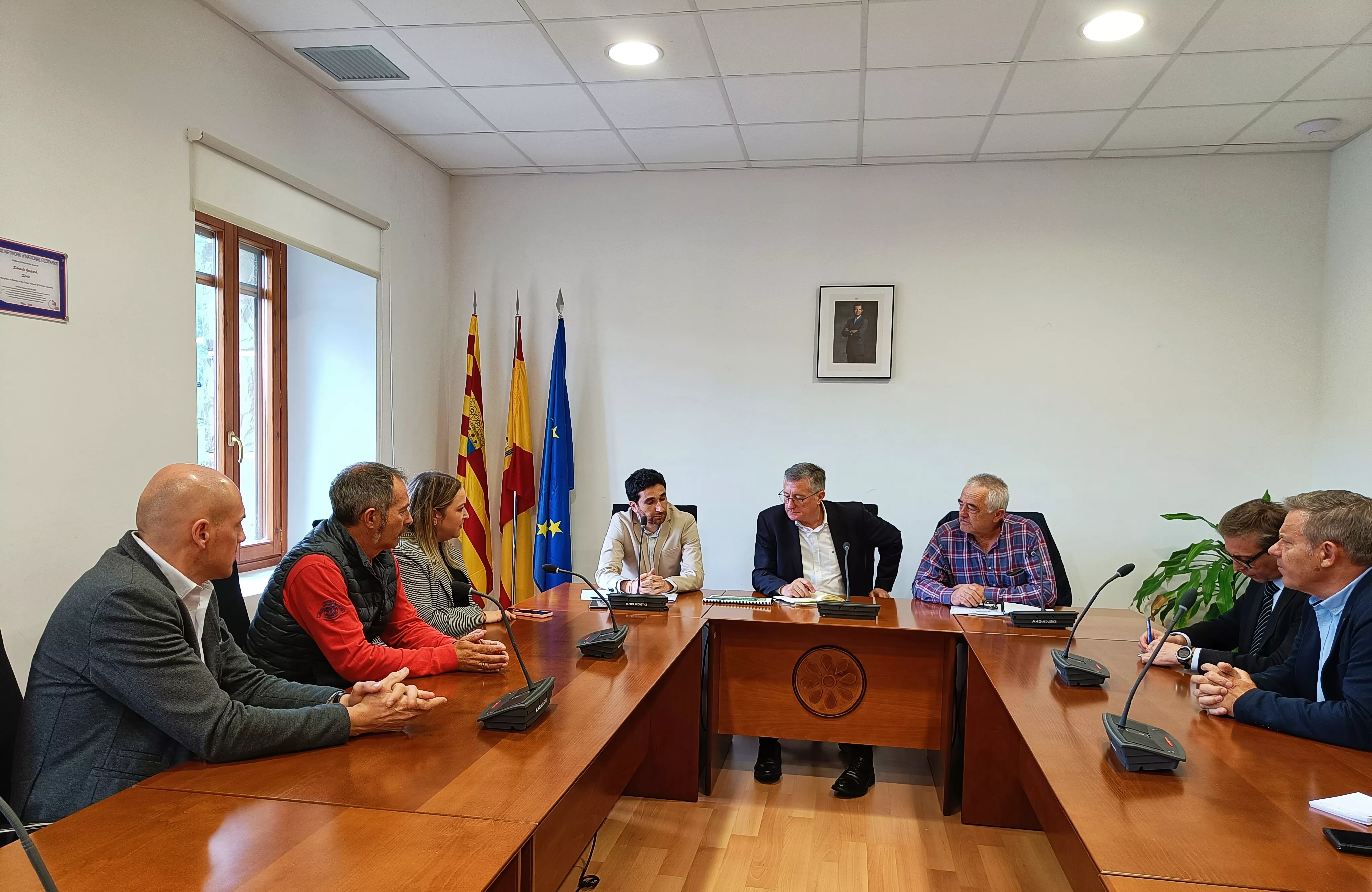 Imagen de archivo de un encuentro del consejero Blasco con la Comarca del Sobrarbe.