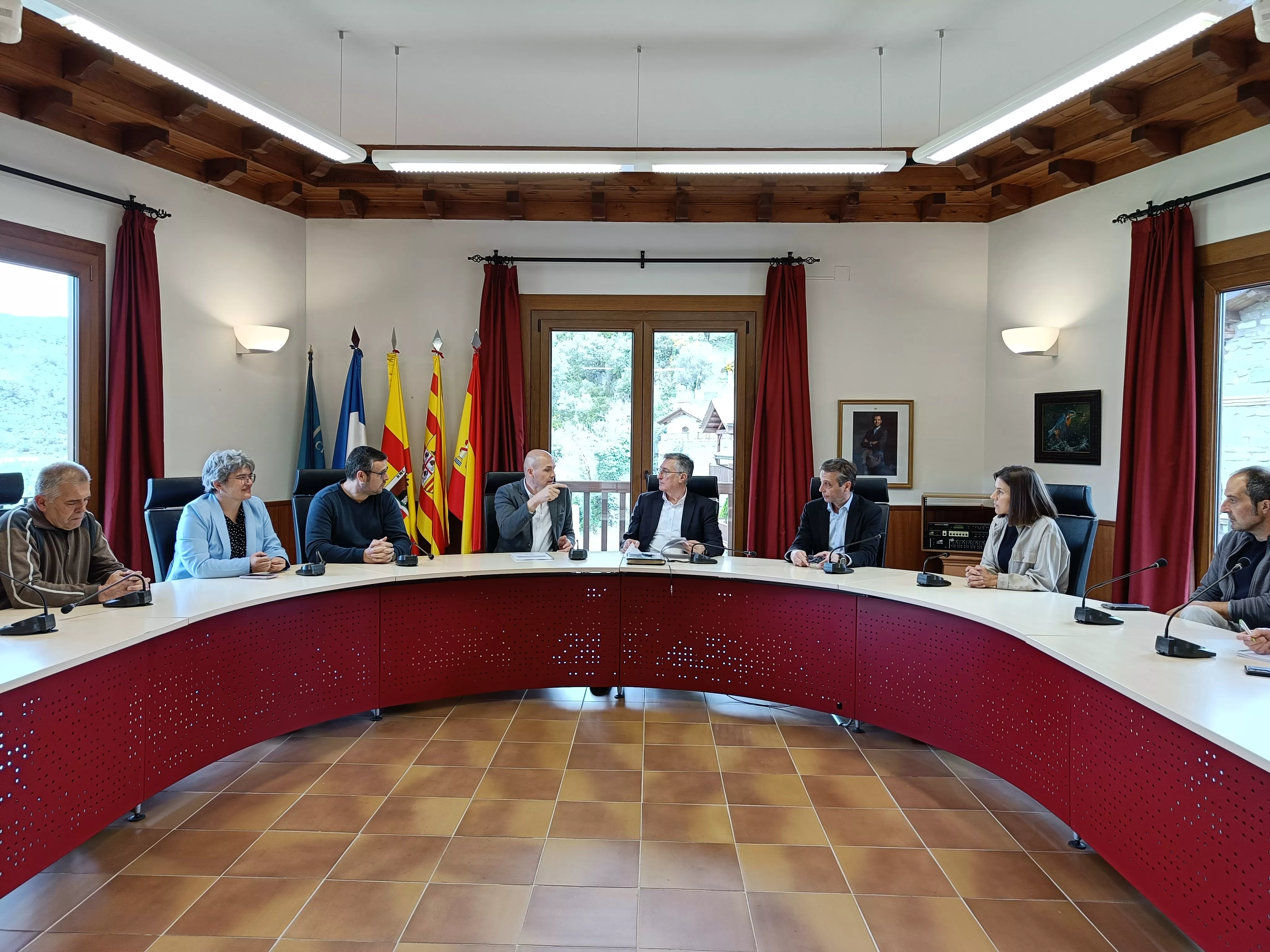 El consejero Blasco se ha reunido con el Ayuntamiento de Boltaña durante su visita al Sobrarbe.