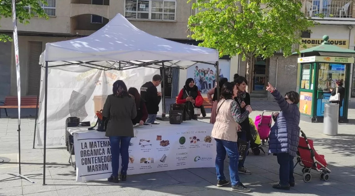 Puesto de información sobre la recogida de residuos orgánicos