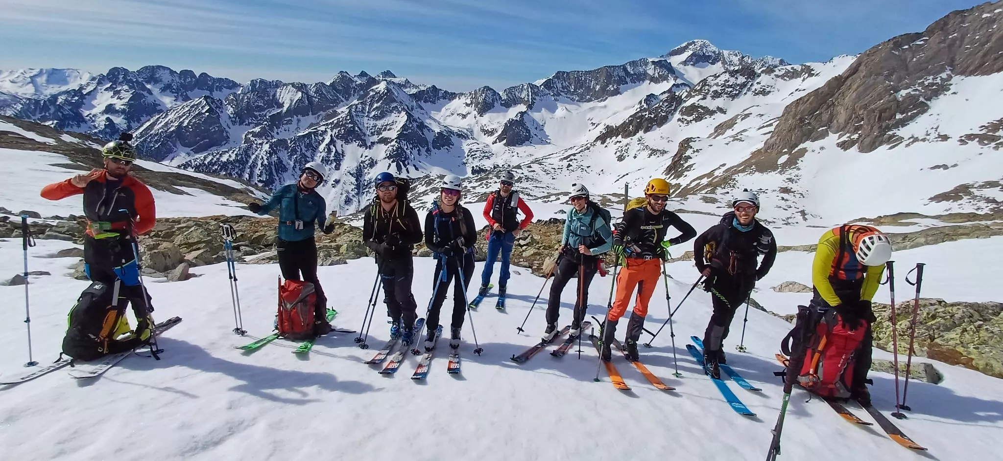 Collado superior de Literola Posets al fondo 