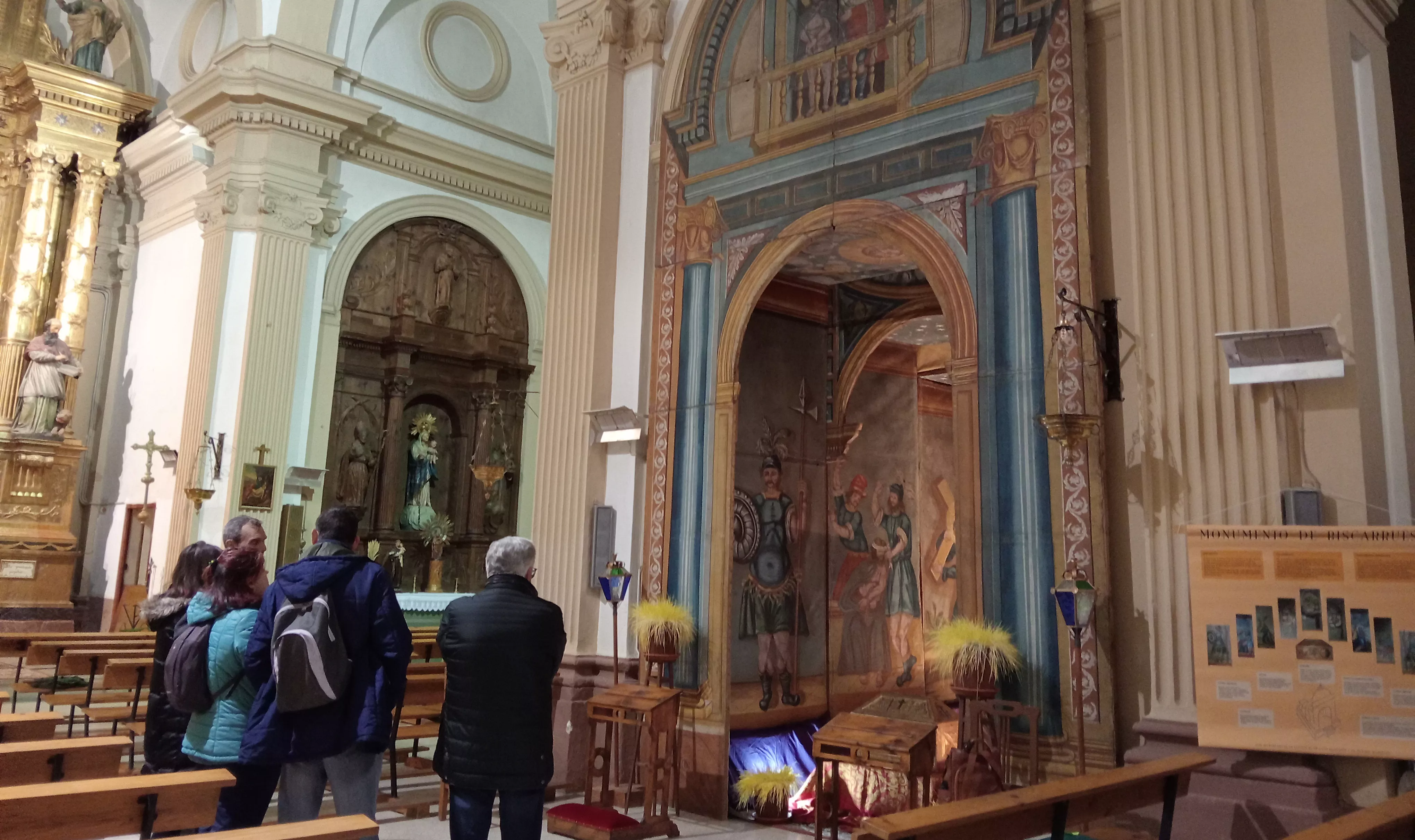 El Monumento de Biscarrués recibe a los primeros visitantes.