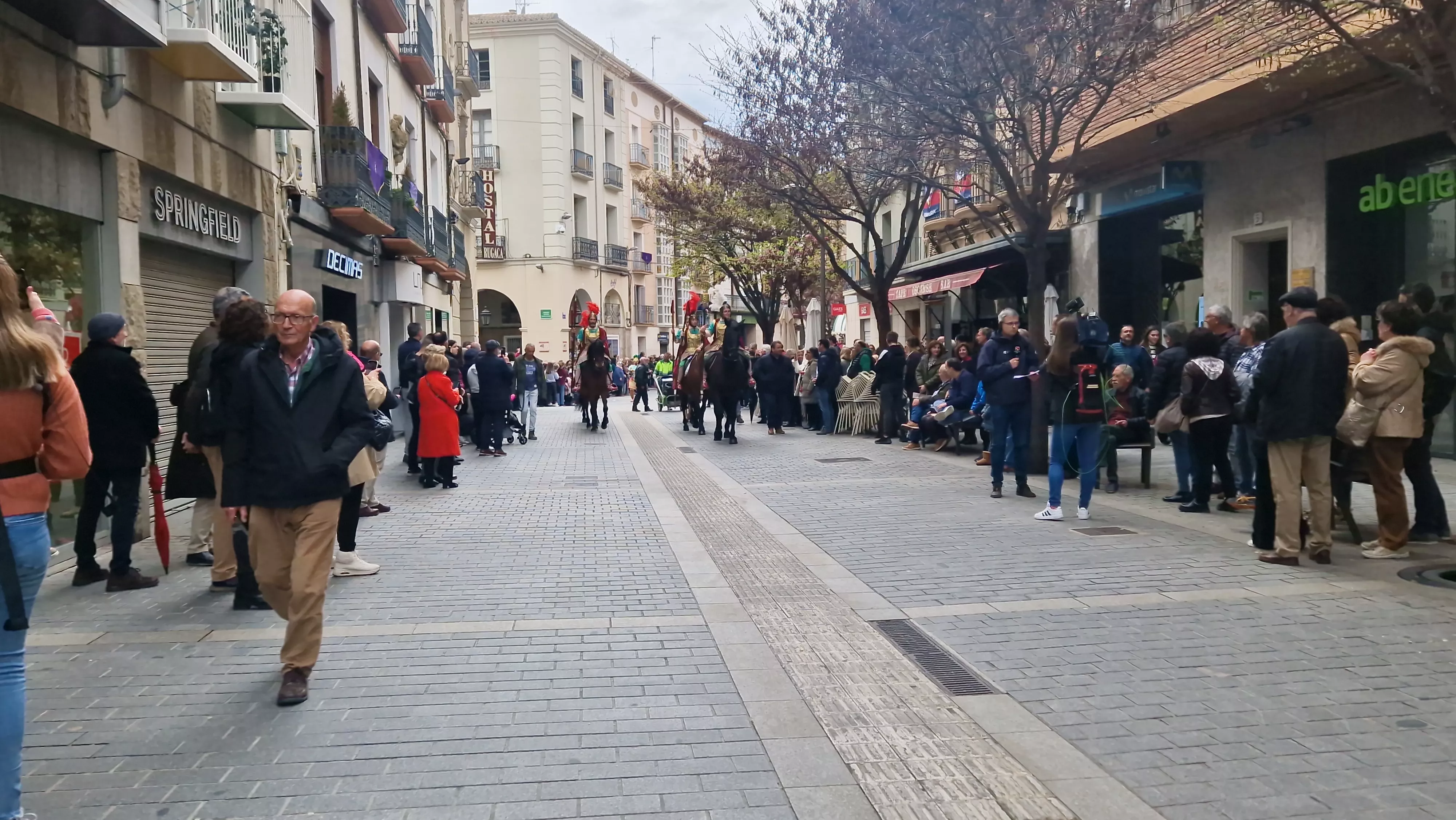 Desfile de los romanos en Huesca. Foto Myriam Martínez 