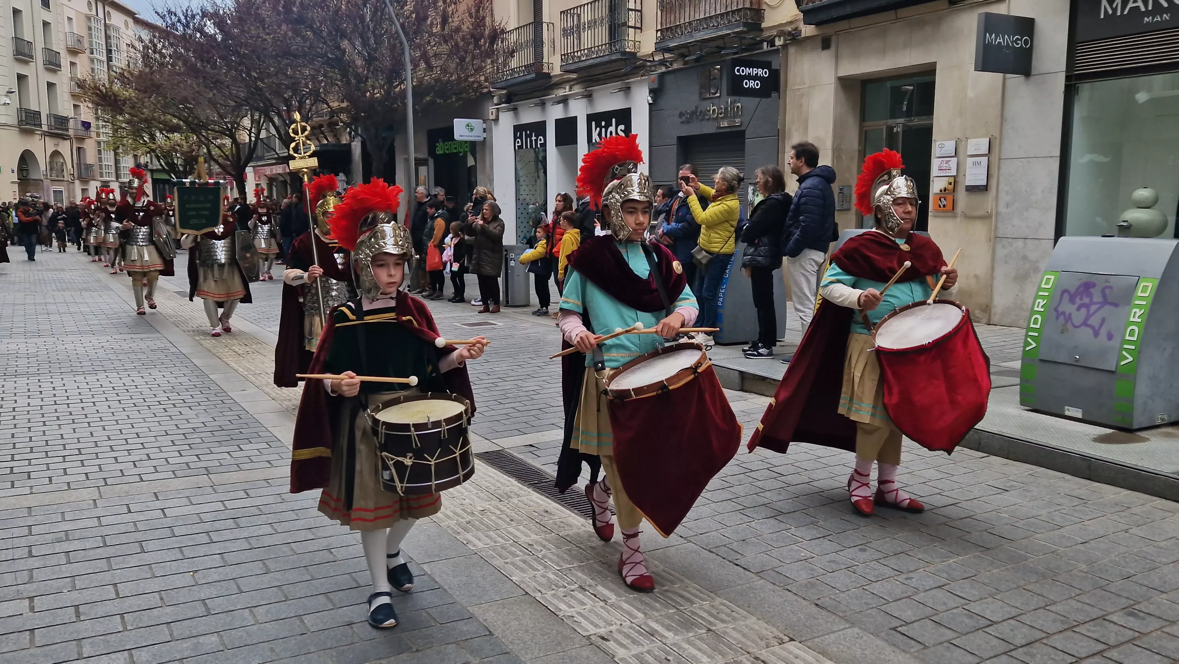 Desfile de los romanos en Huesca. Foto Myriam Martínez 