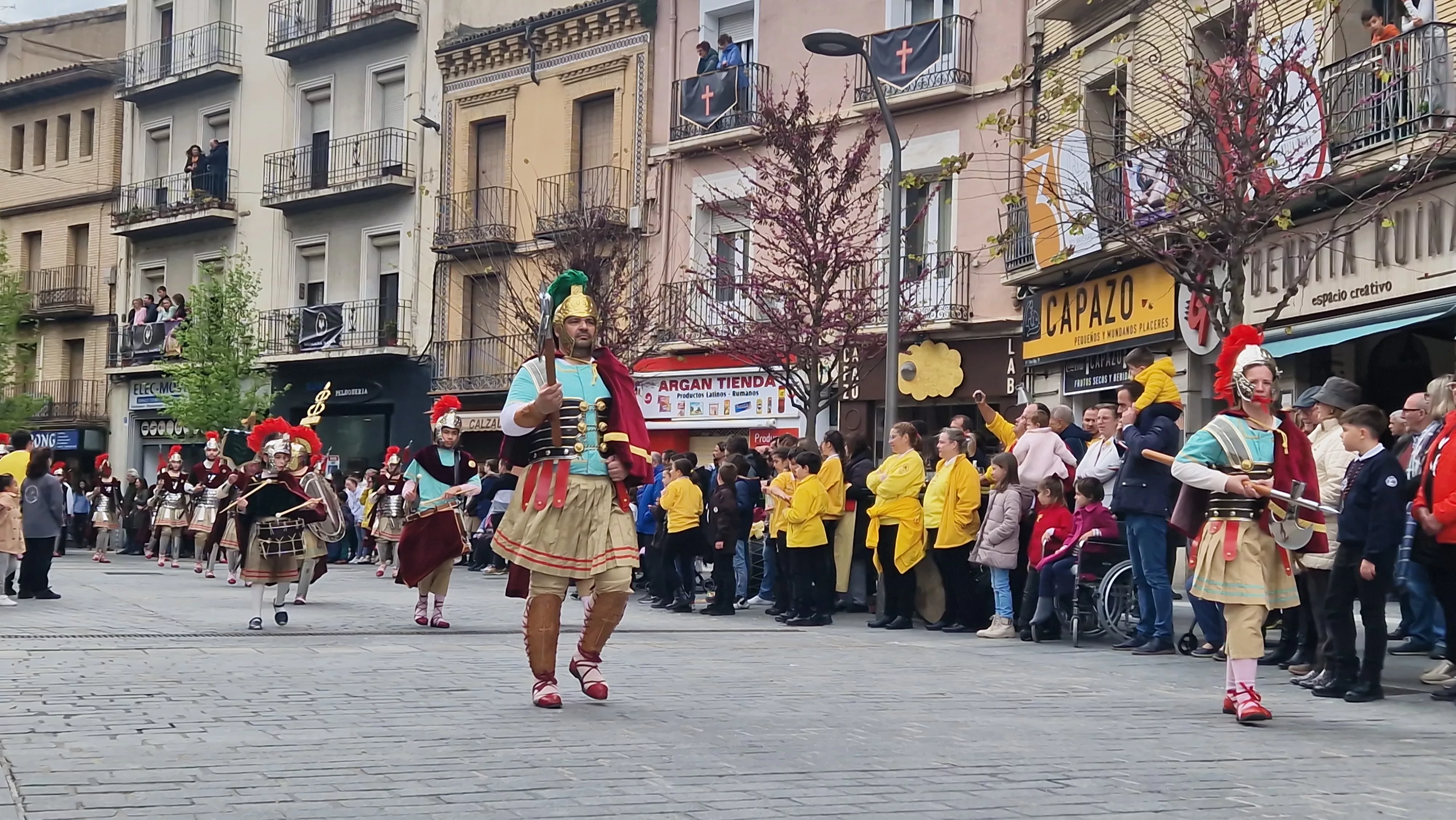 Desfile de los romanos en Huesca. Foto Myriam Martínez 
