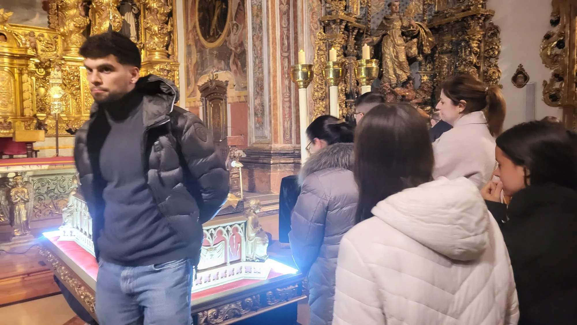 Adoración al Cristo Yacente en Santo Domingo y San Martín