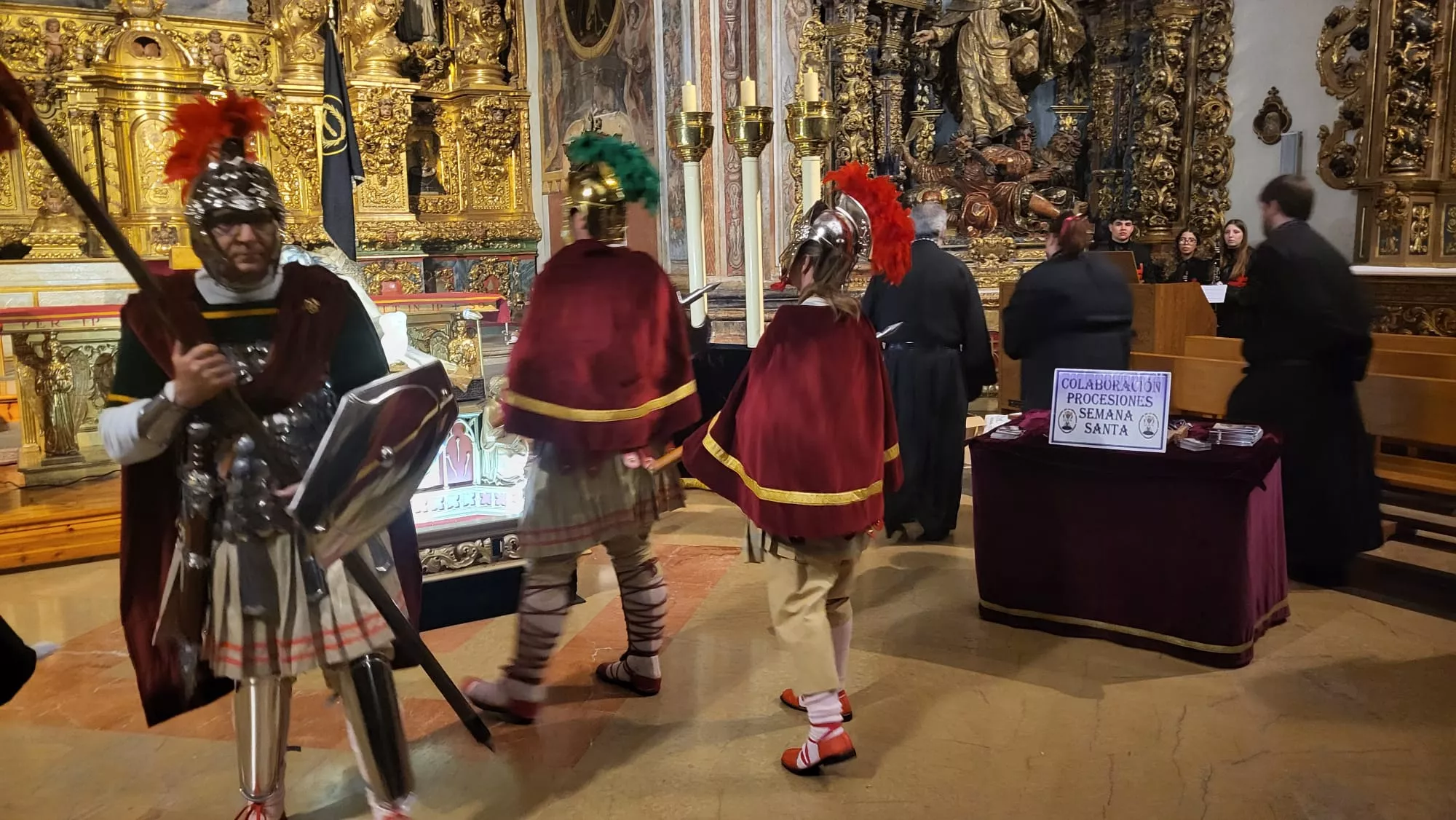 Adoración al Cristo Yacente en Santo Domingo y San Martín