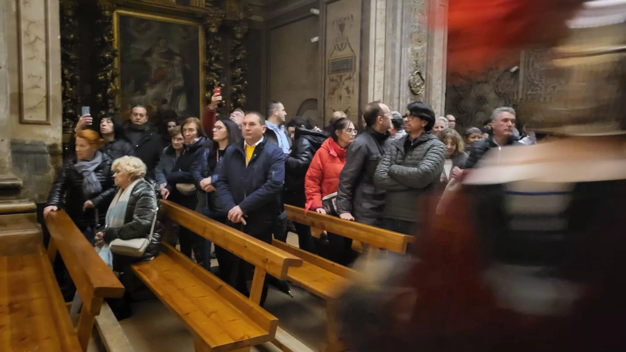 Adoración al Cristo Yacente en Santo Domingo y San Martín