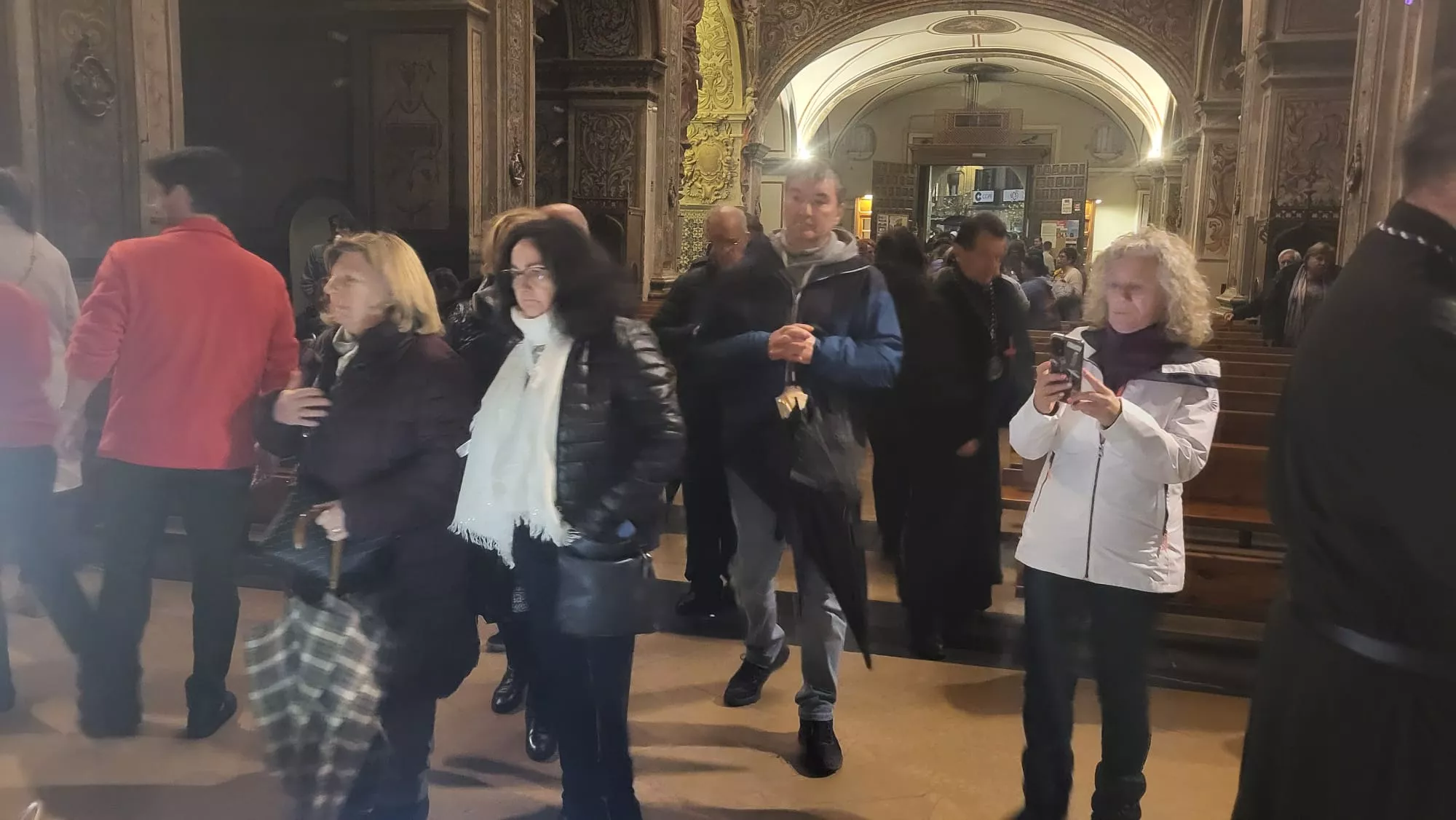 Adoración al Cristo Yacente en Santo Domingo y San Martín