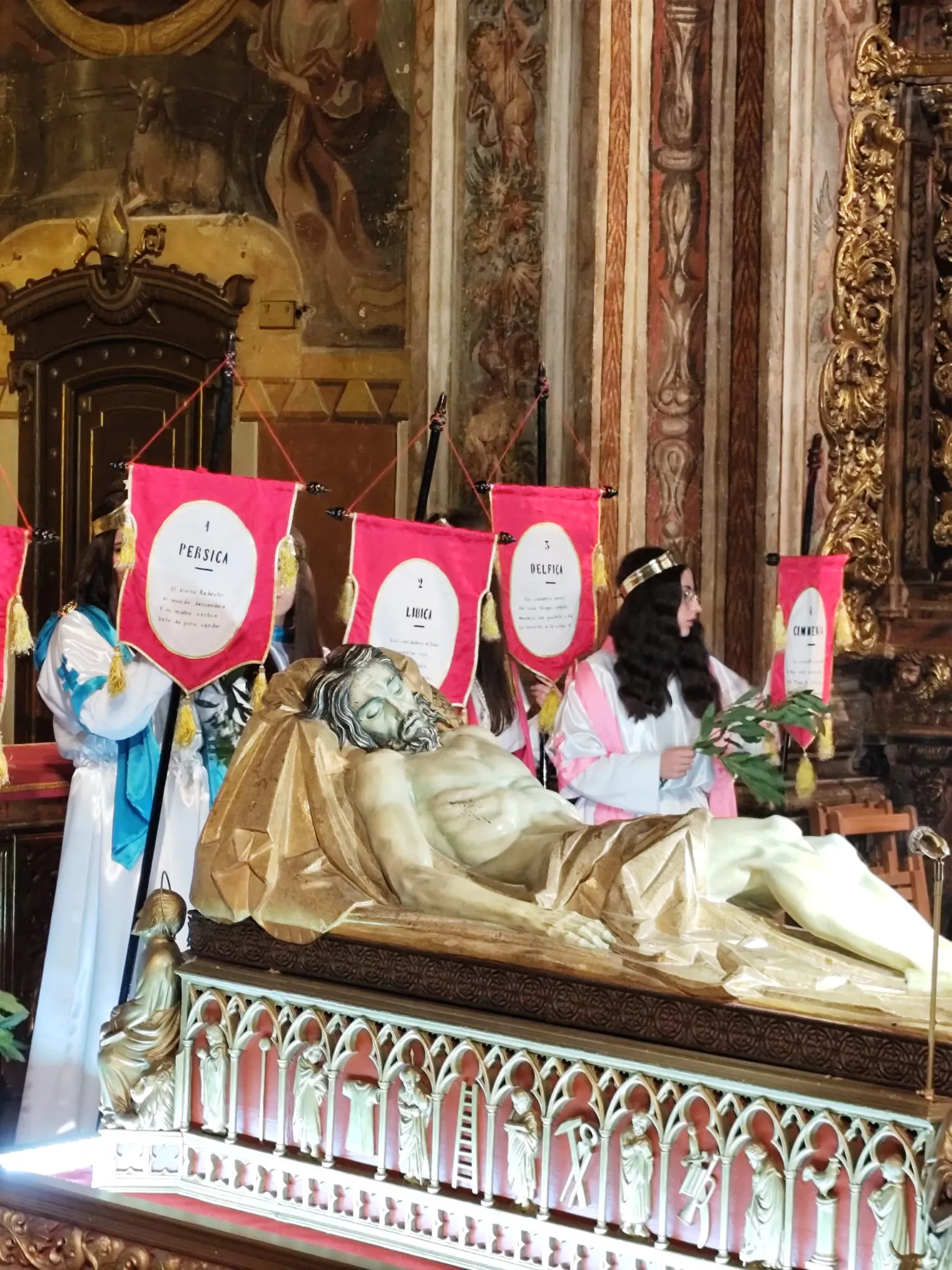 Guía para no perderte nada de la Procesión del Santo Entierro de Huesca