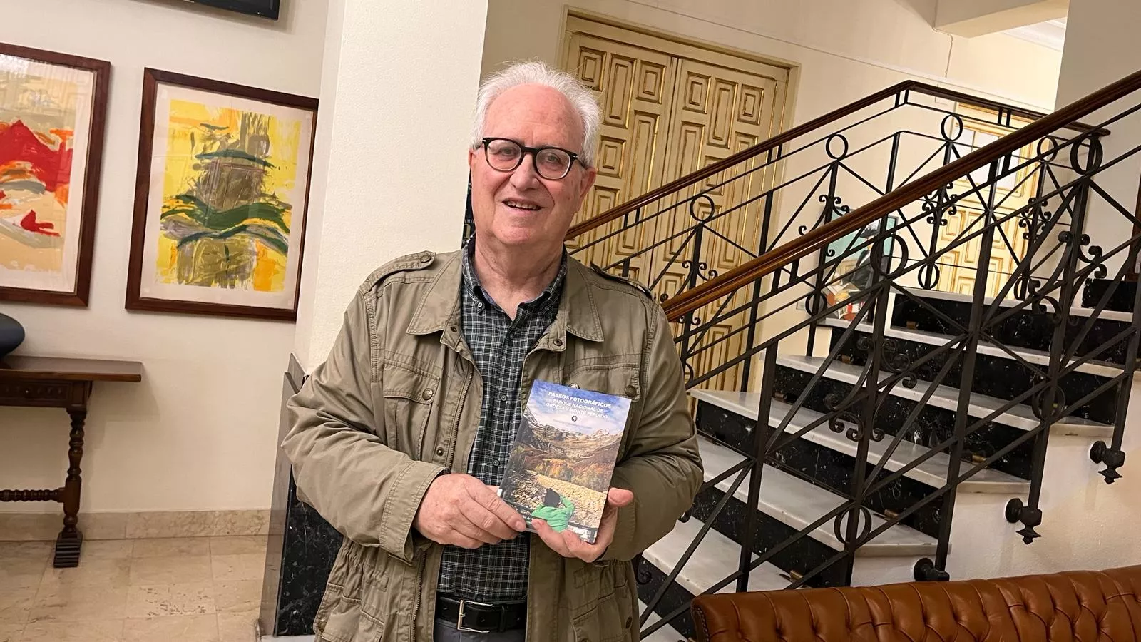 Francisco Serrano presentó en el IEA su libro "Paseos fotográficos. Parque Nacional de Ordesa y Monte Perdido". Foto Mercedes Manterola